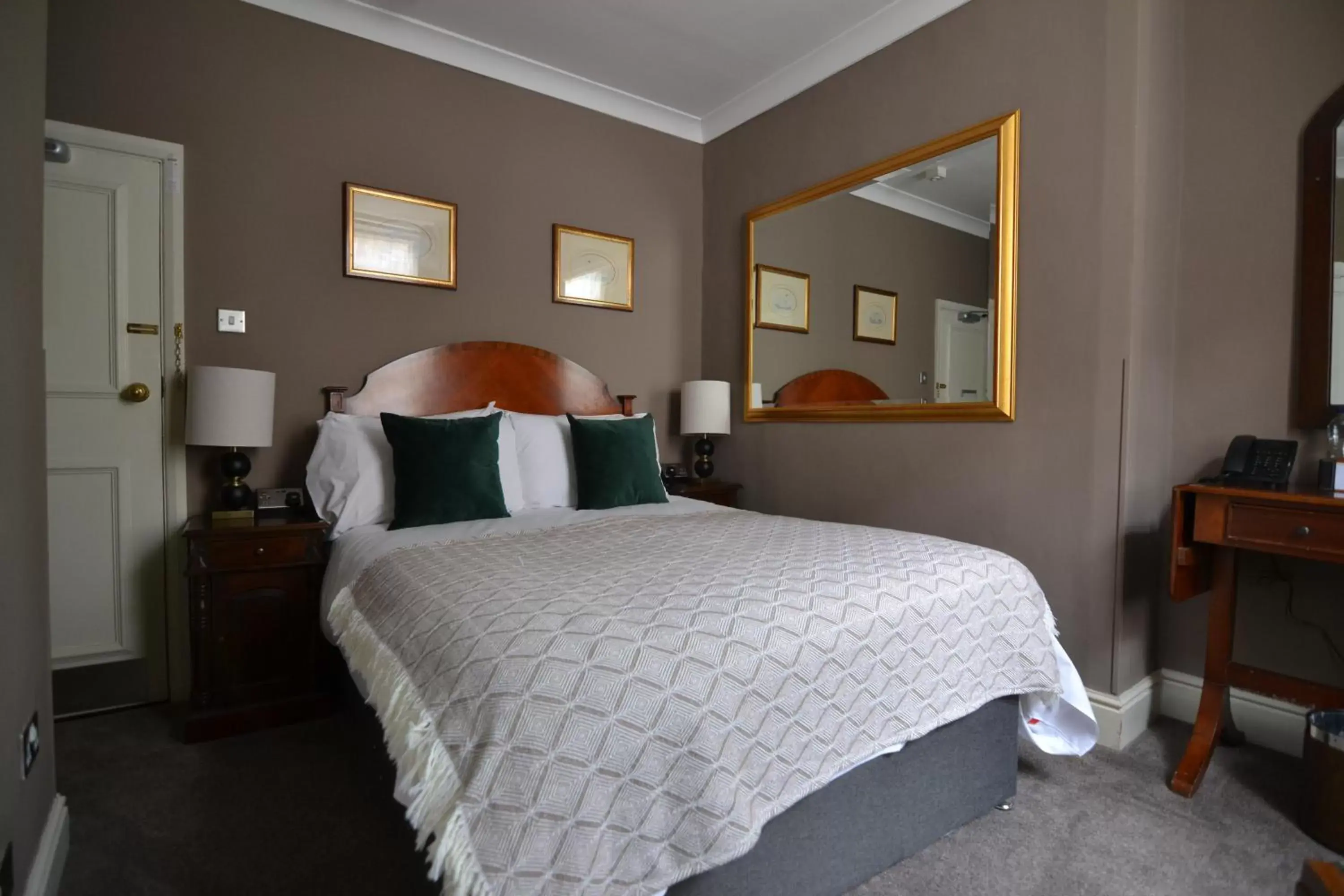 Small Double Room in Angel and Royal Hotel Small Double Room in Angel and Royal Hotel