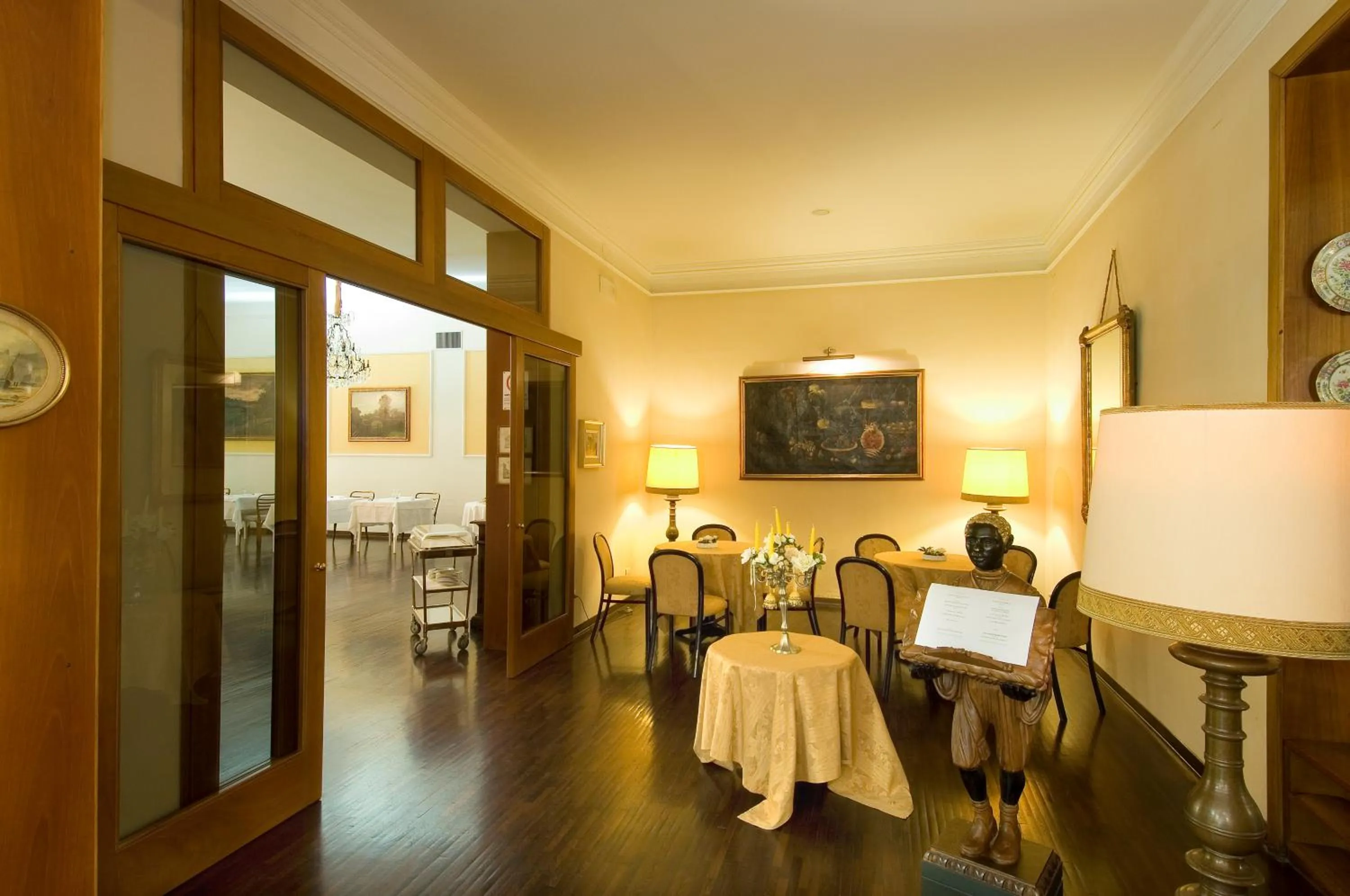 Restaurant/places to eat in HG Hotel Cappelli