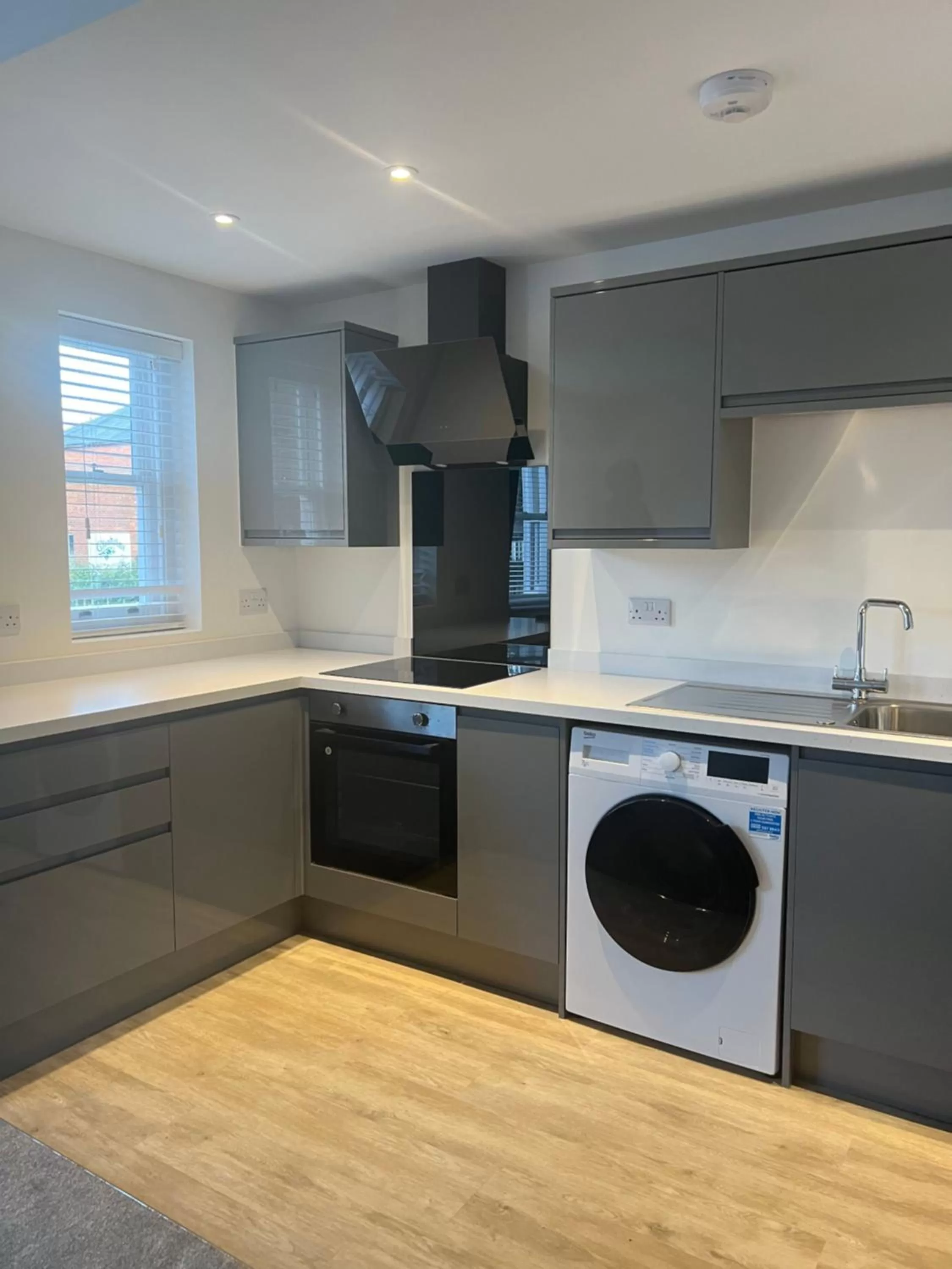 Kitchen/Kitchenette in No 10 @Short Stays