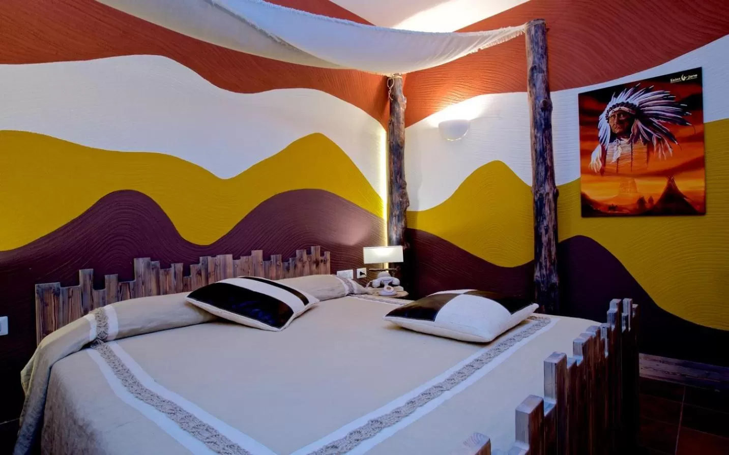 Photo of the whole room, Bed in Design Suite Tirano