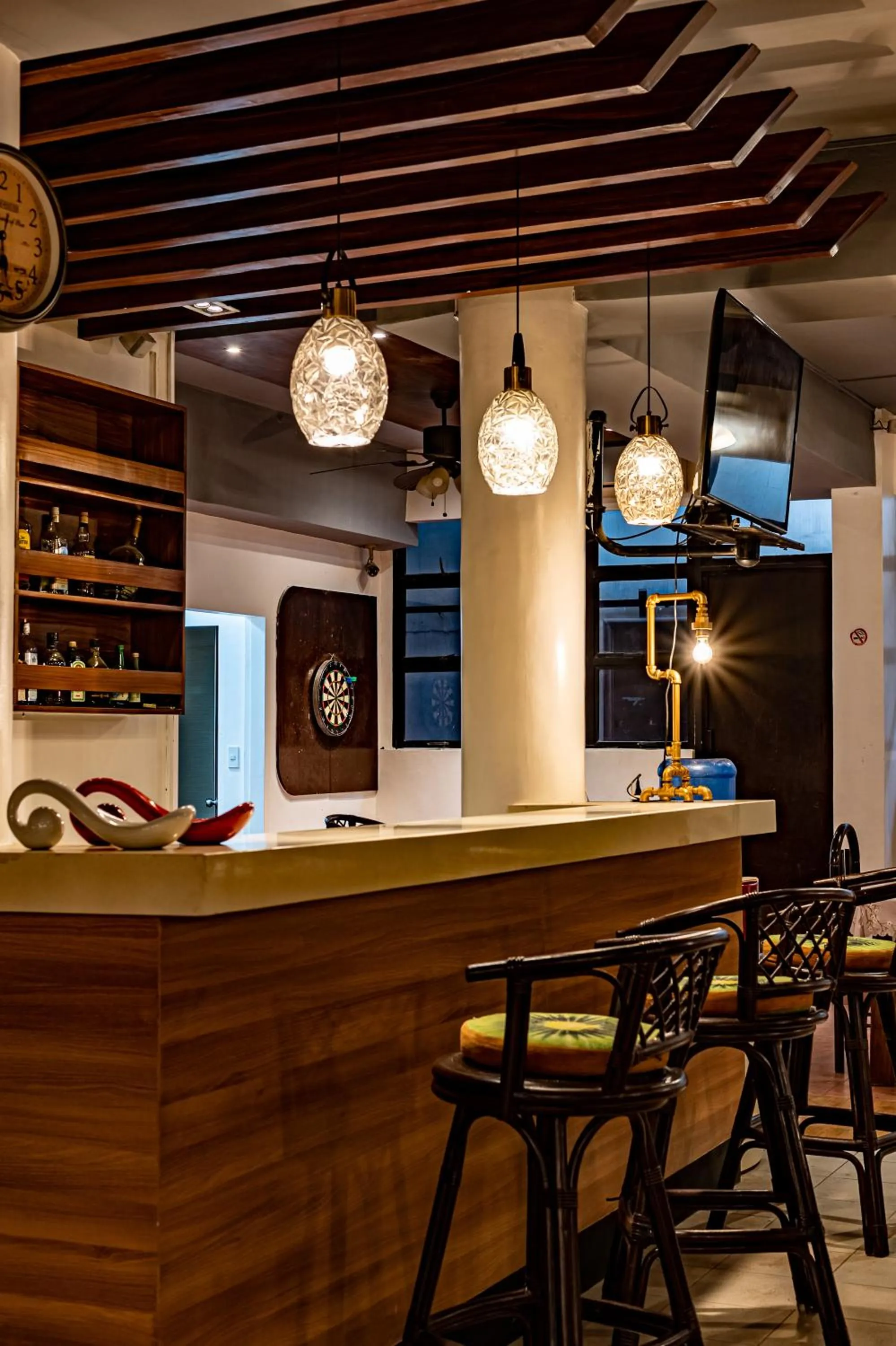 Restaurant/places to eat in Kiwi Hotel