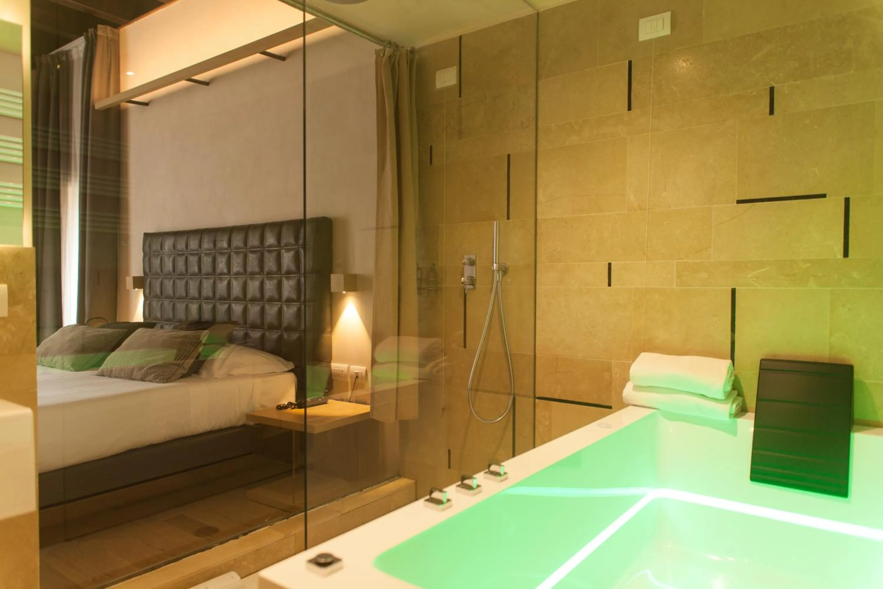 Bed in Alba Palace Hotel