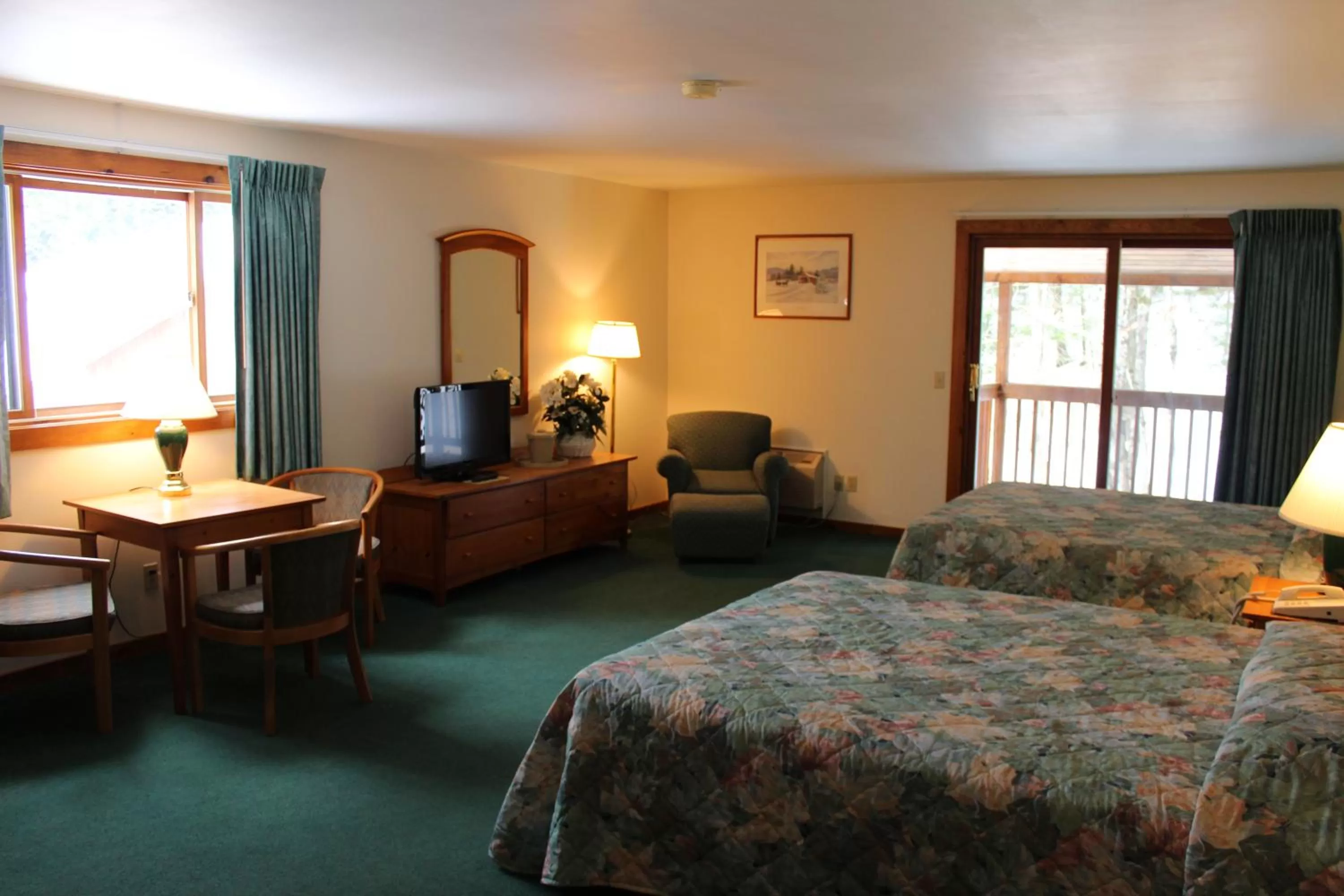 Bed in Nootka Lodge