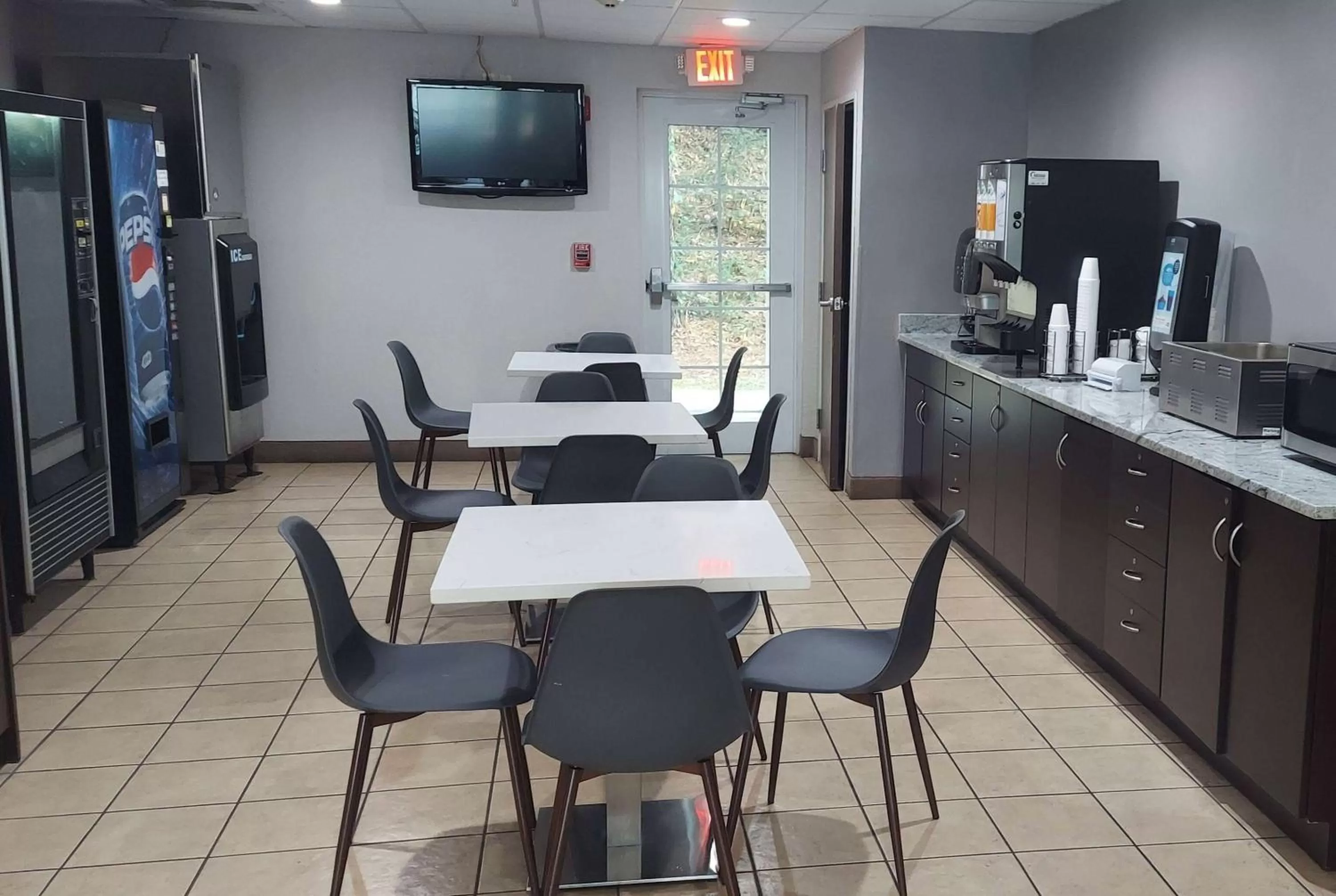 Restaurant/places to eat in Microtel Inn & Suites by Wyndham Hoover/Birmingham