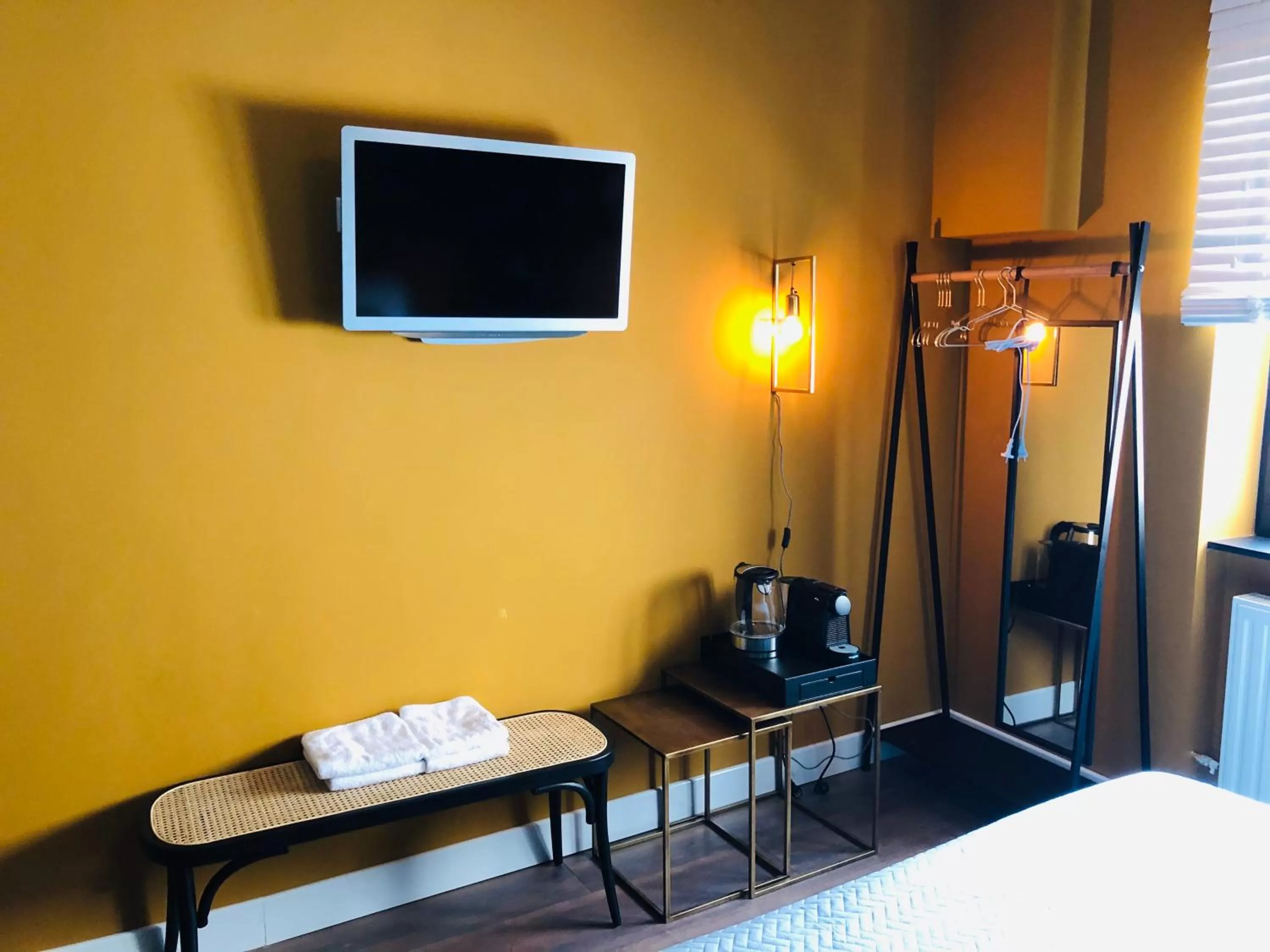 TV and multimedia, TV/Entertainment Center in Valkenhof