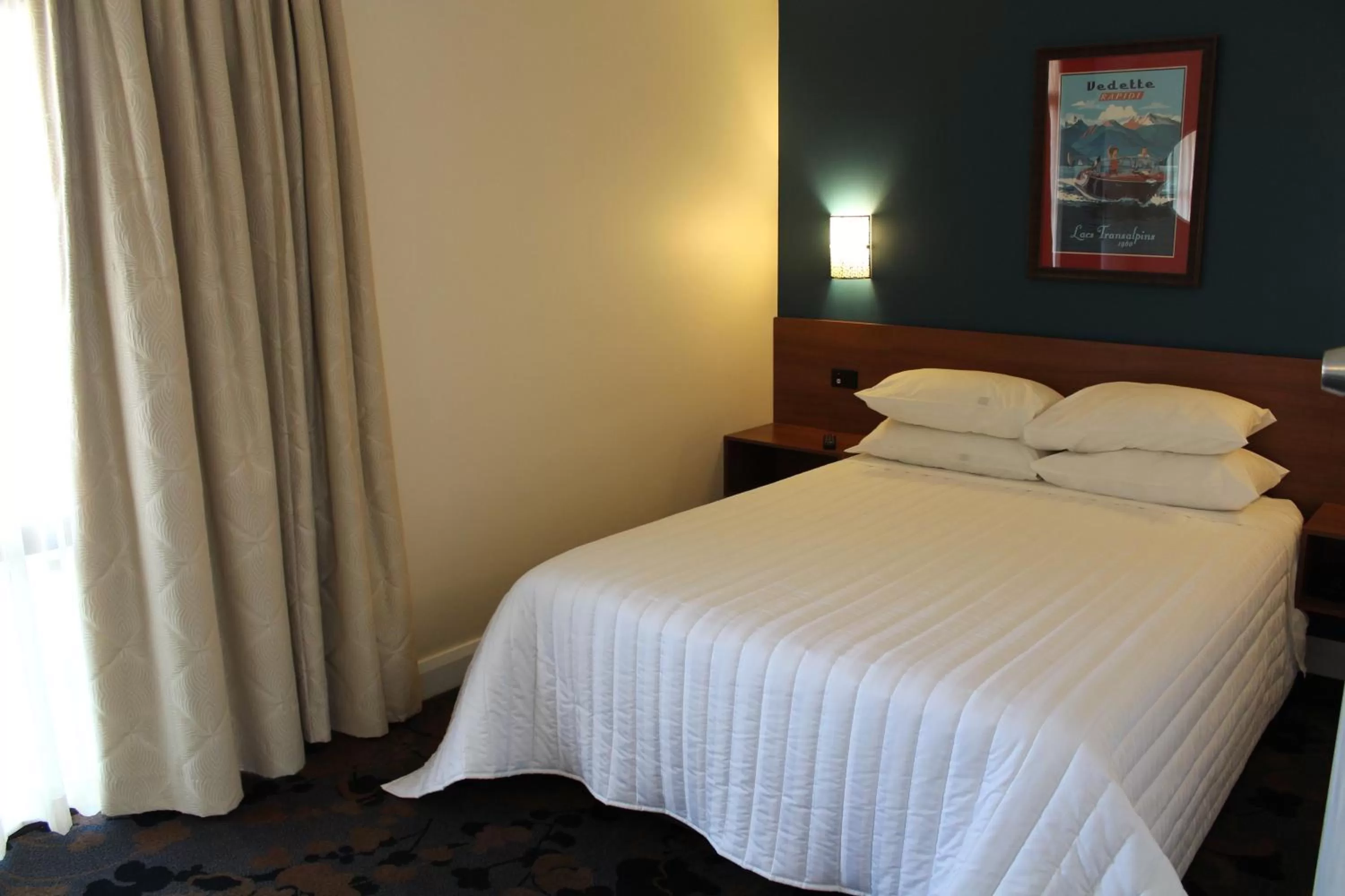 Bedroom, Bed in The Whale Inn