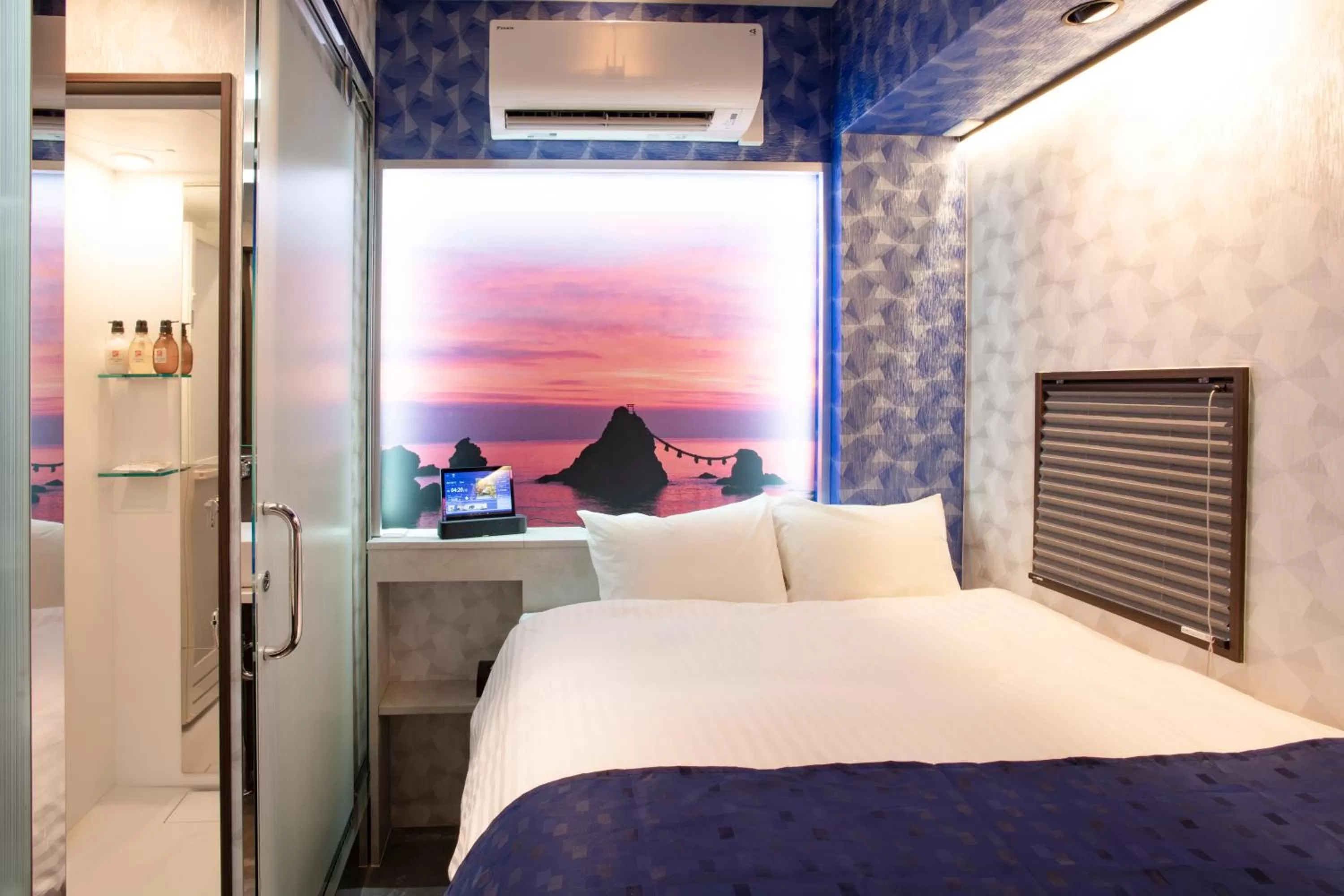 Photo of the whole room, Bed in Pinpon Hotel Hiroshima