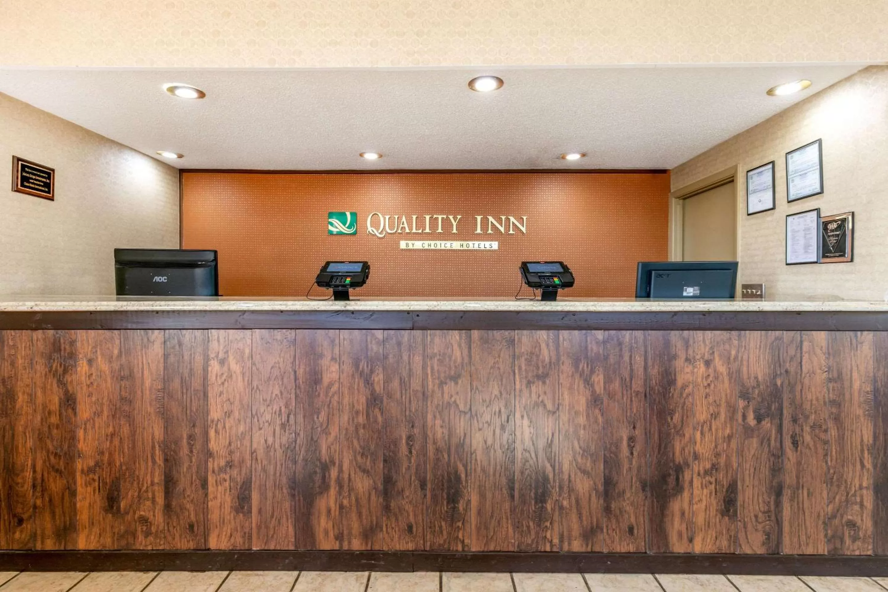 Lobby or reception in Quality Inn Manchester near Arnold AFB