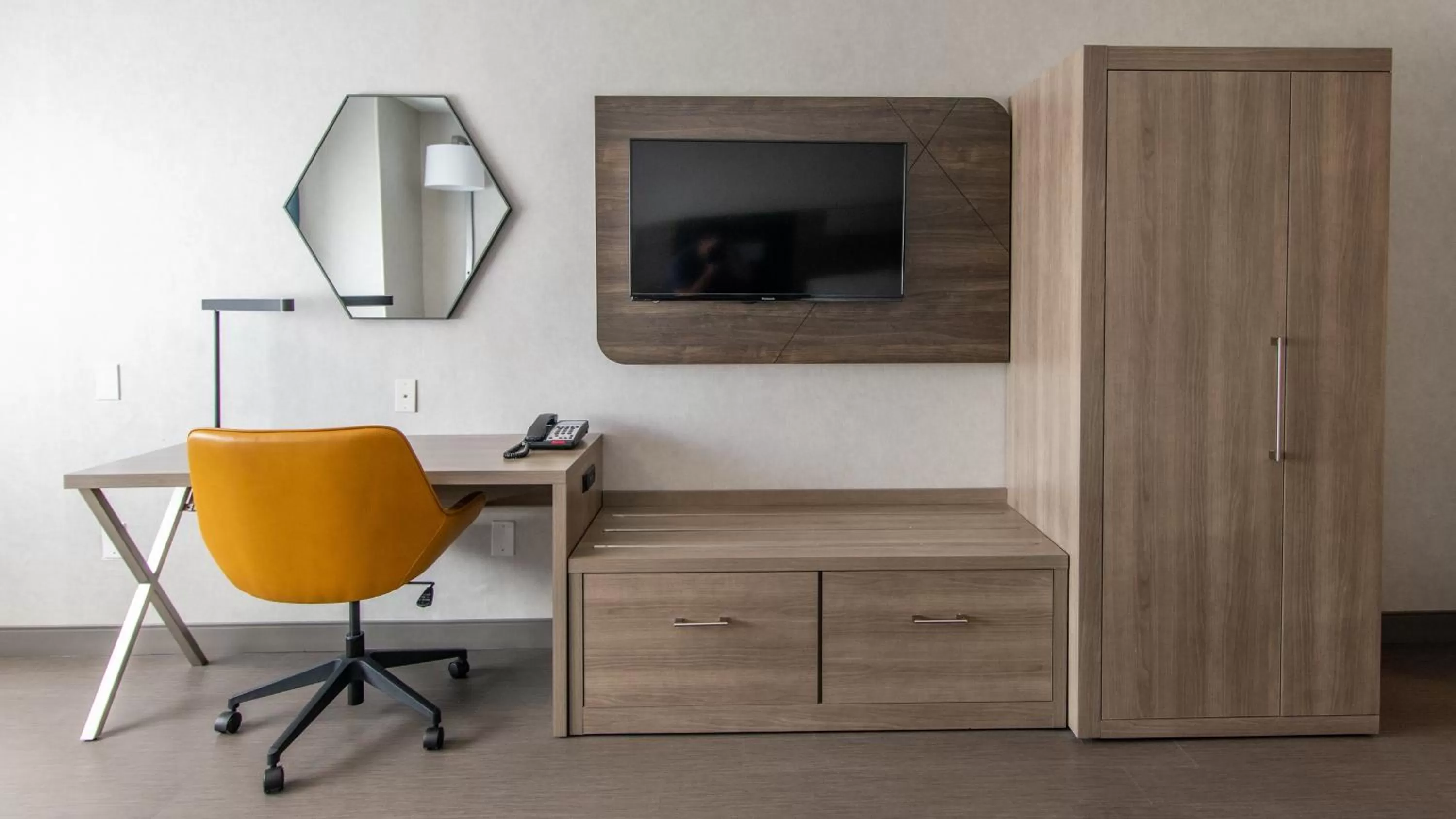 Photo of the whole room in Holiday Inn Express Oakdale by IHG