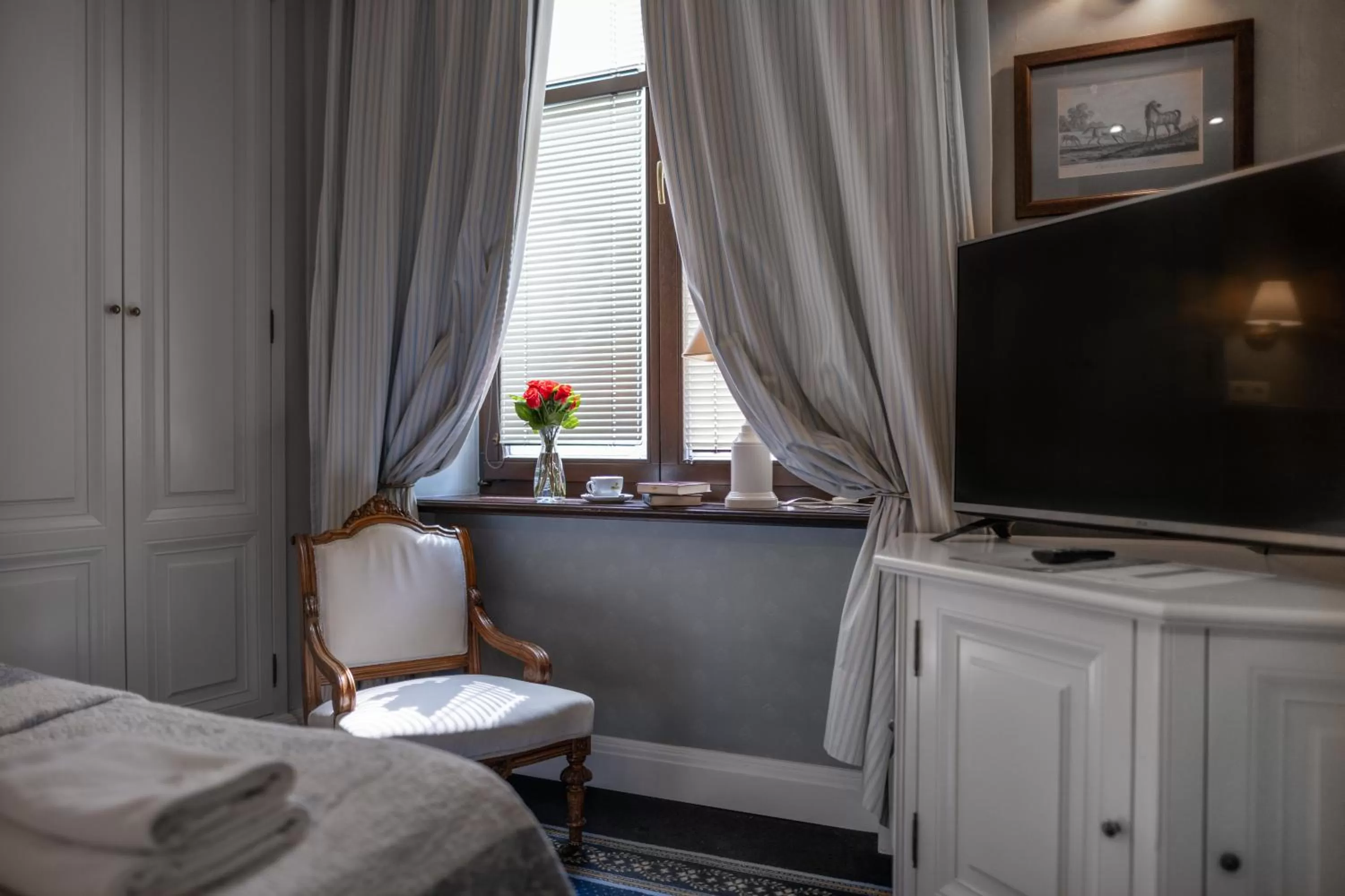 TV and multimedia, Bed in Hotel Gródek