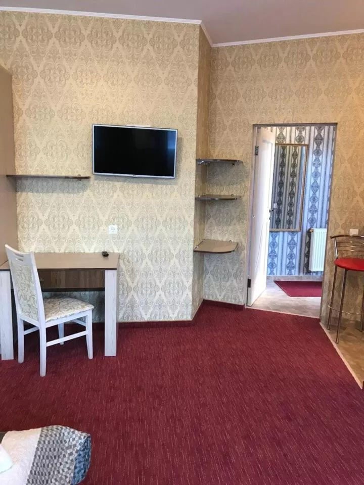 TV/Entertainment Center in Motel Kurortnyy & SPA