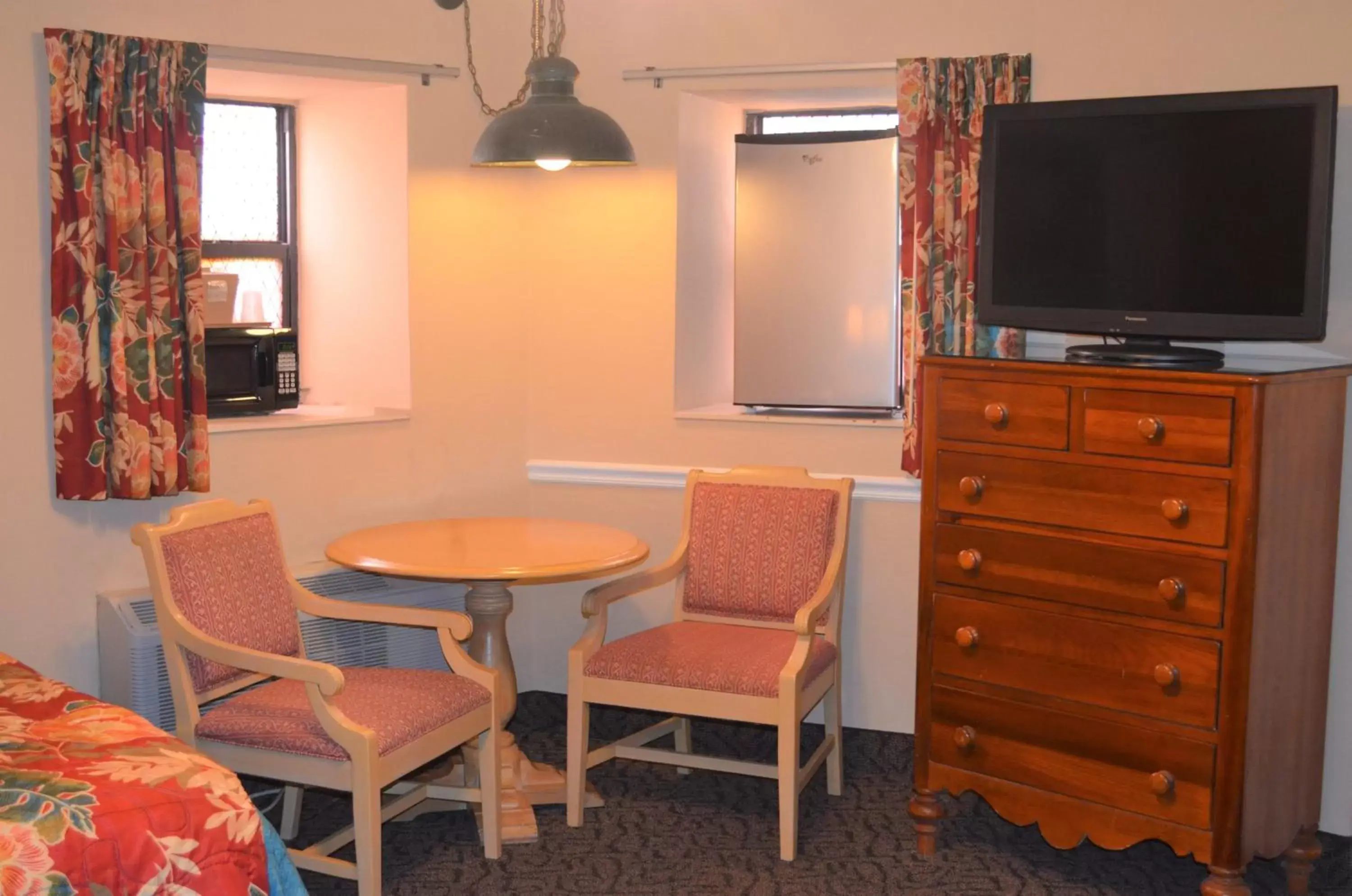 Budget Double Room in Sun Viking Lodge - Daytona Beach Budget Double Room in Sun Viking Lodge - Daytona Beach