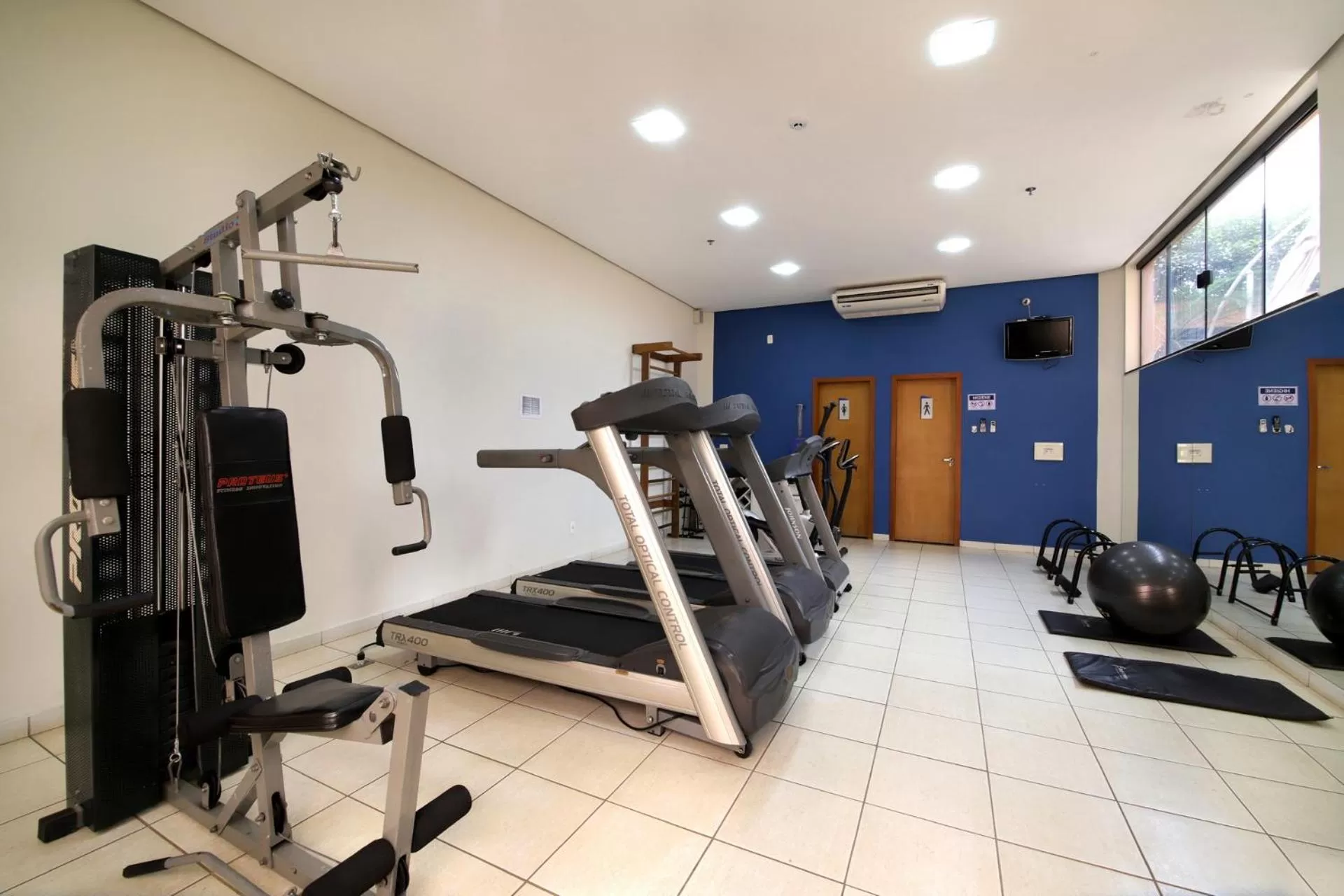 Fitness centre/facilities in Nobile Inn Executive Ribeirao Preto