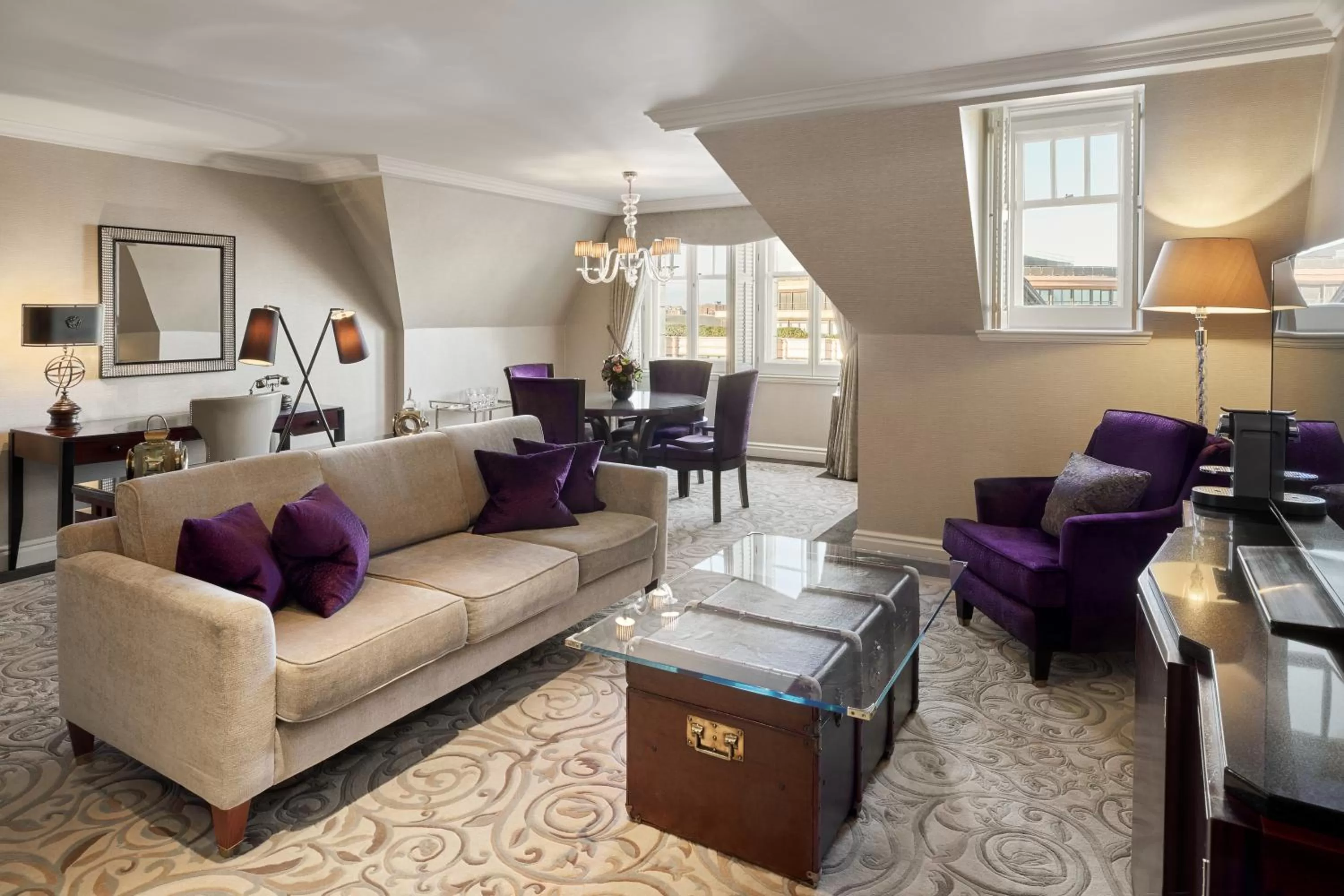 Living room in The Landmark London