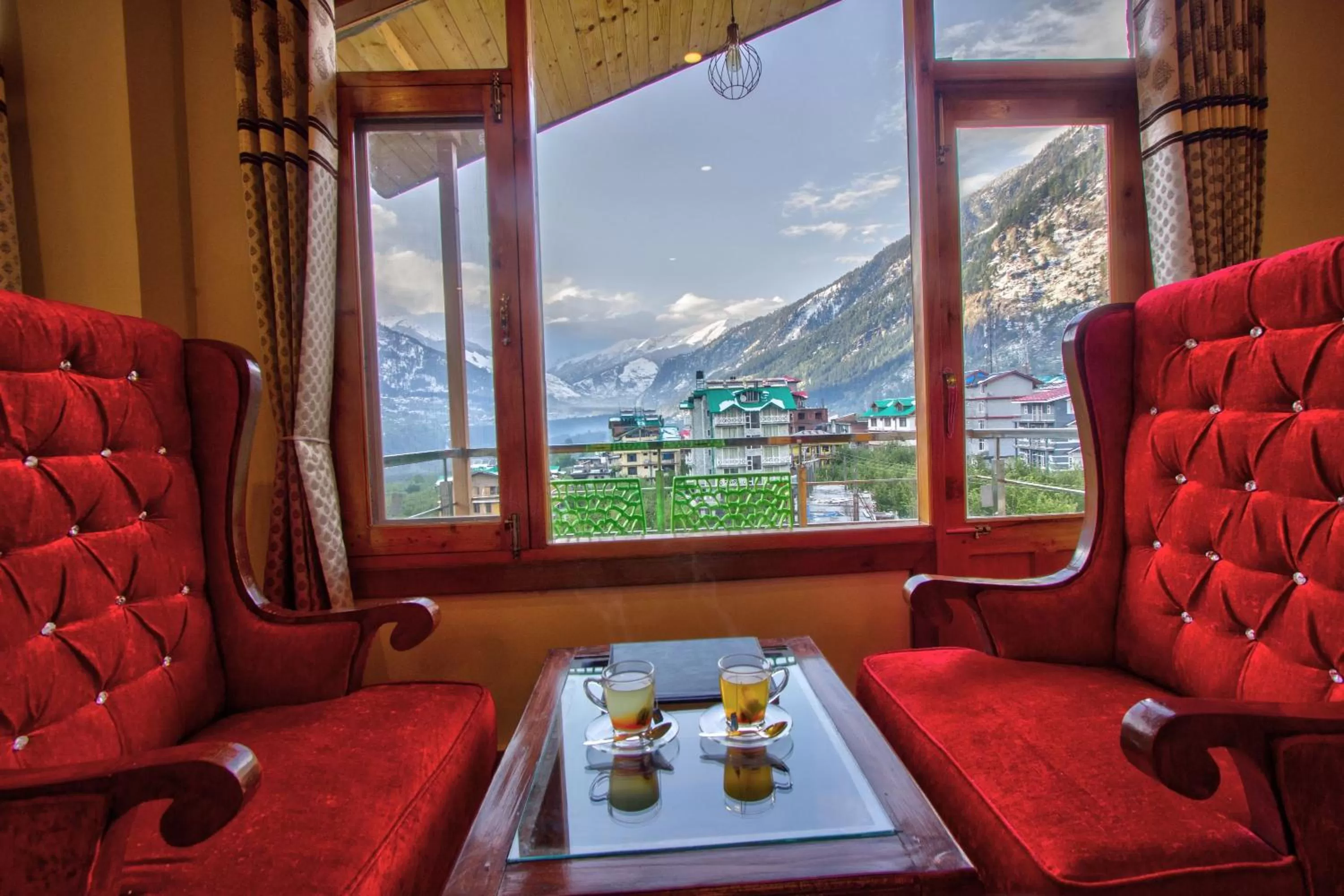 On site in Snow City's Montana Blues Resort Manali - Heated & Air-Cooled Stay