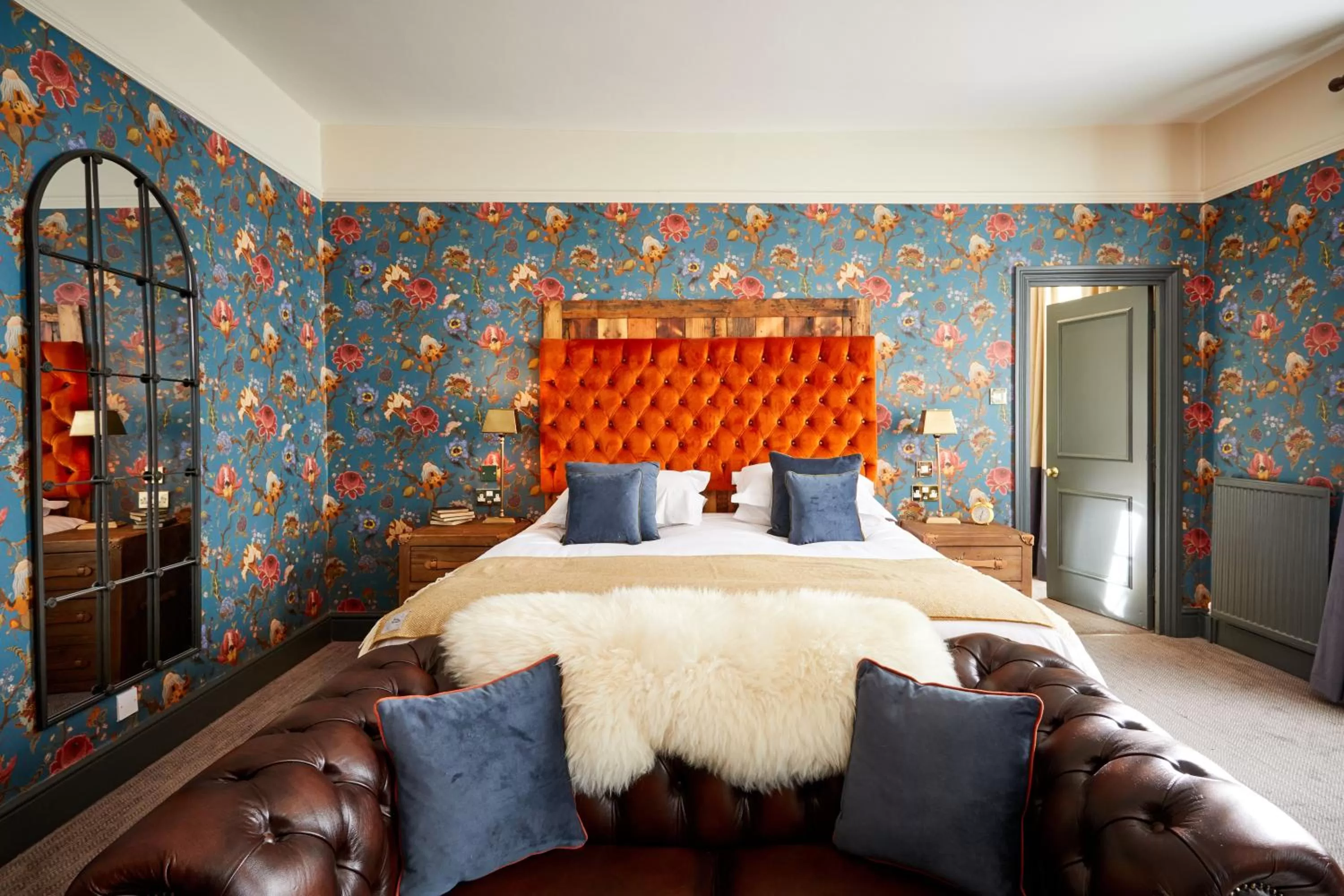 Photo of the whole room, Bed in The Fleece at Cirencester