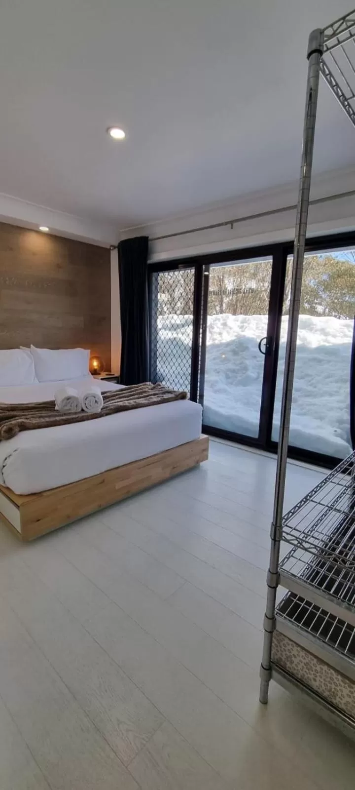 Bed in Cedarwood Apartments