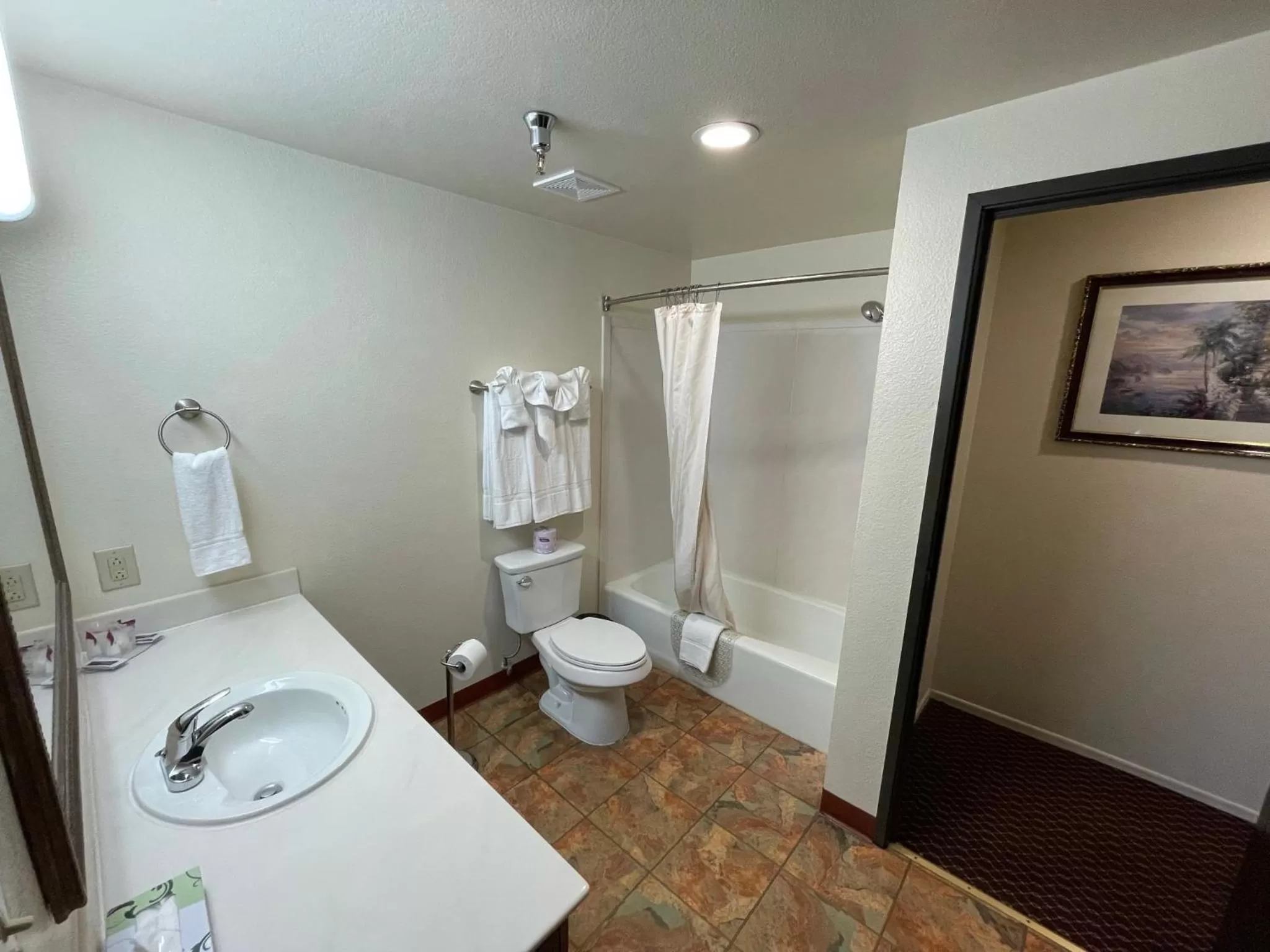 Bathroom in Oakridge Inn