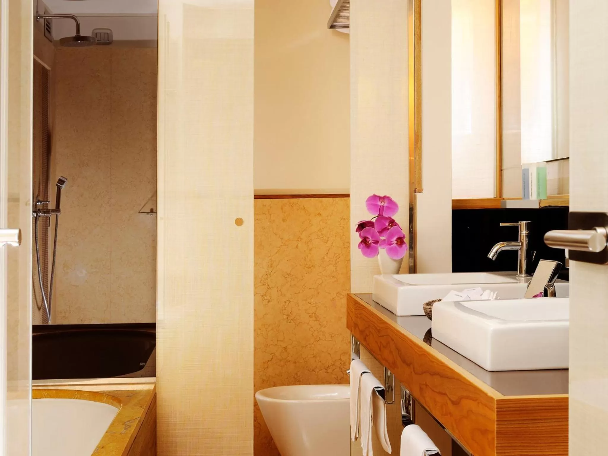 Bathroom in Mario De' Fiori 37