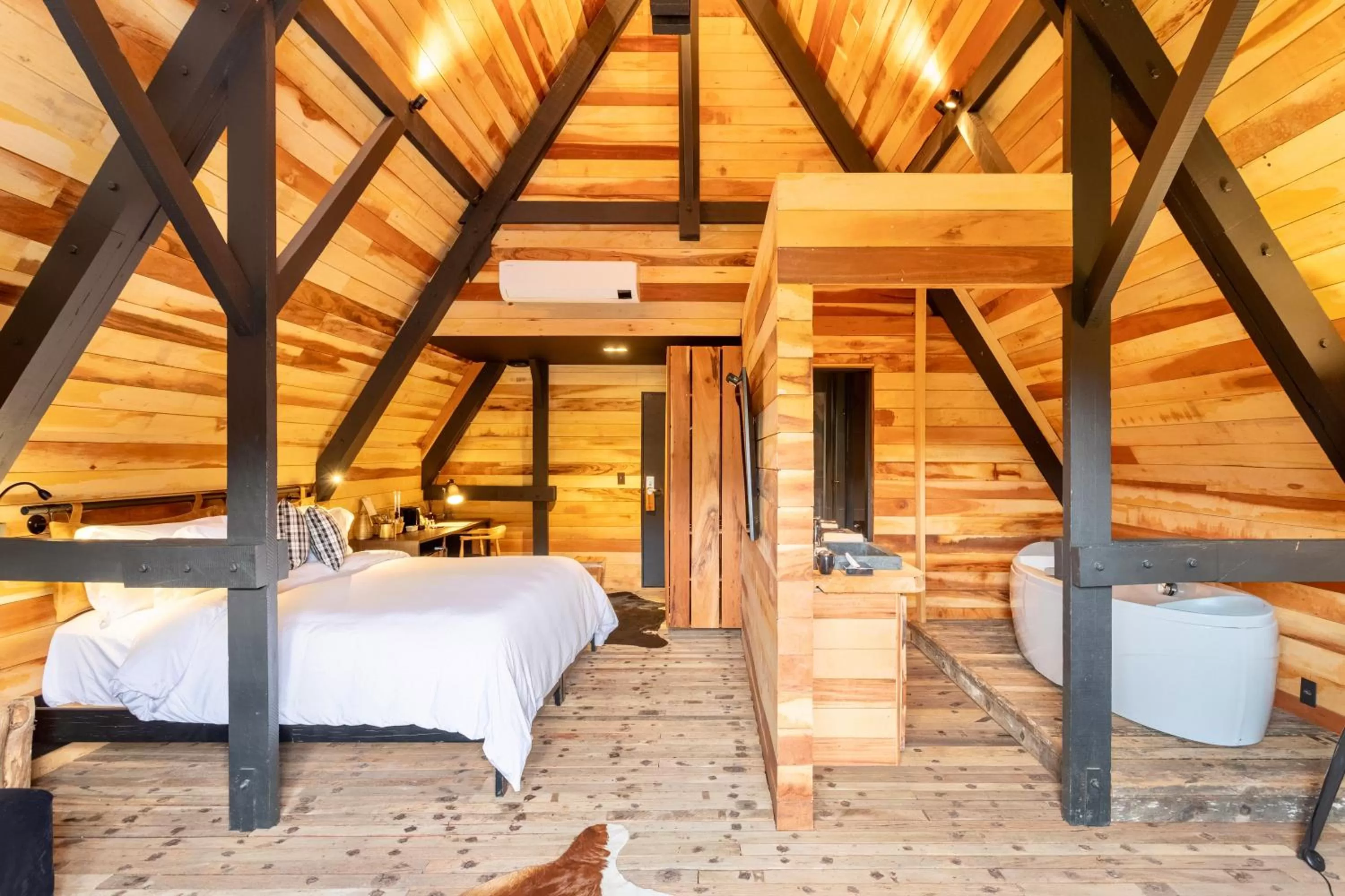 Photo of the whole room, Bed in Ort Hotel