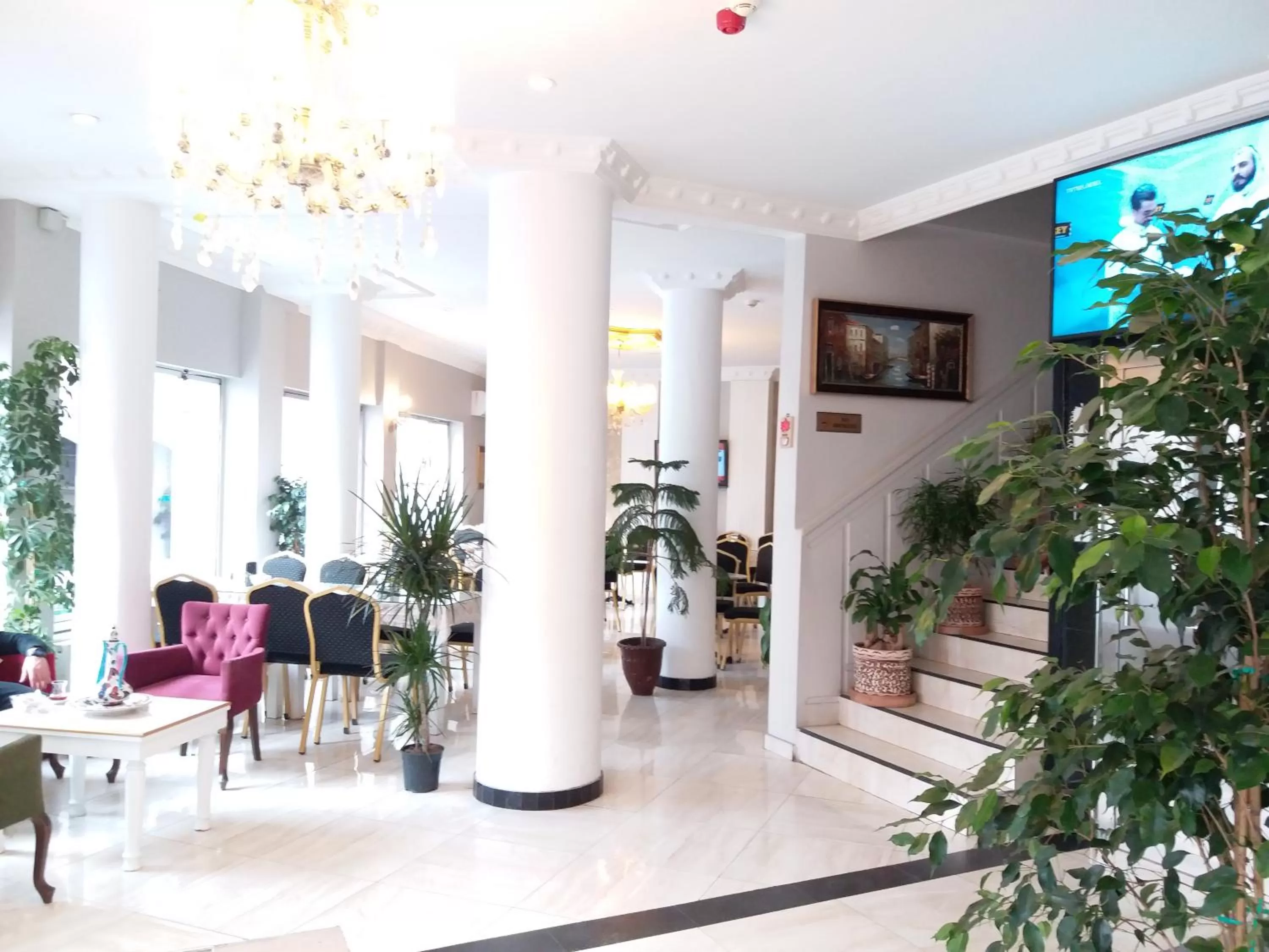 Restaurant/places to eat in Şehir Hotel Old City