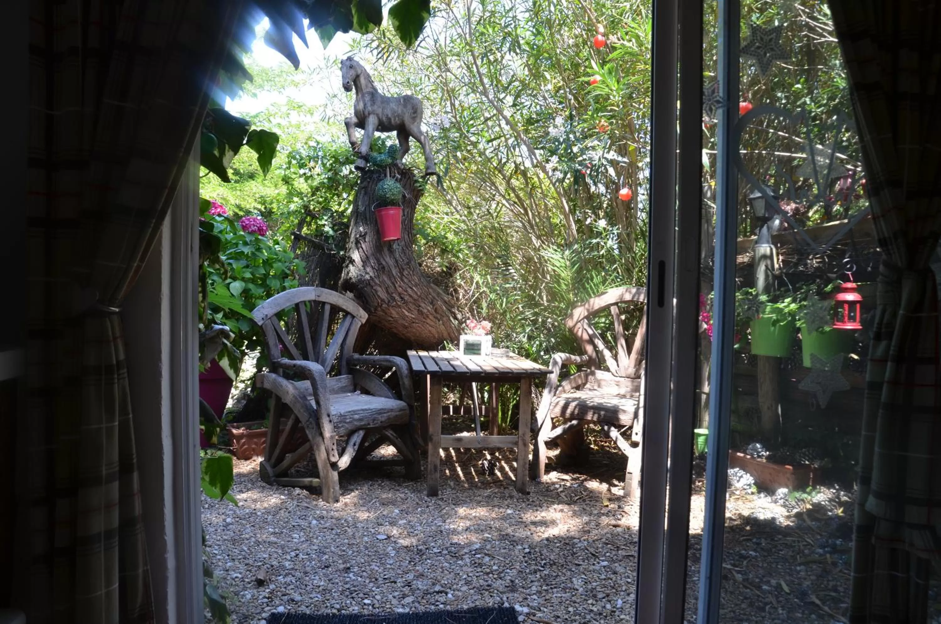 Garden in Gites Chambres d'hotes Mazet du Maréchal Ferrant