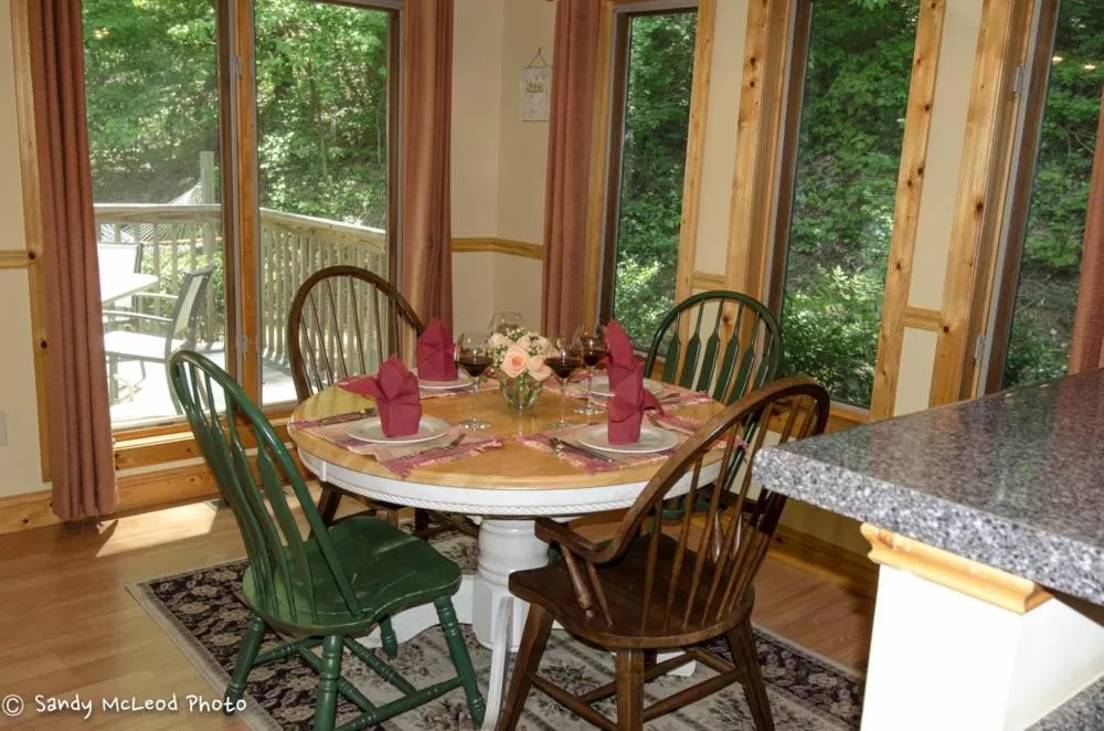 Dining area in Asheville Cabins of Willow Winds