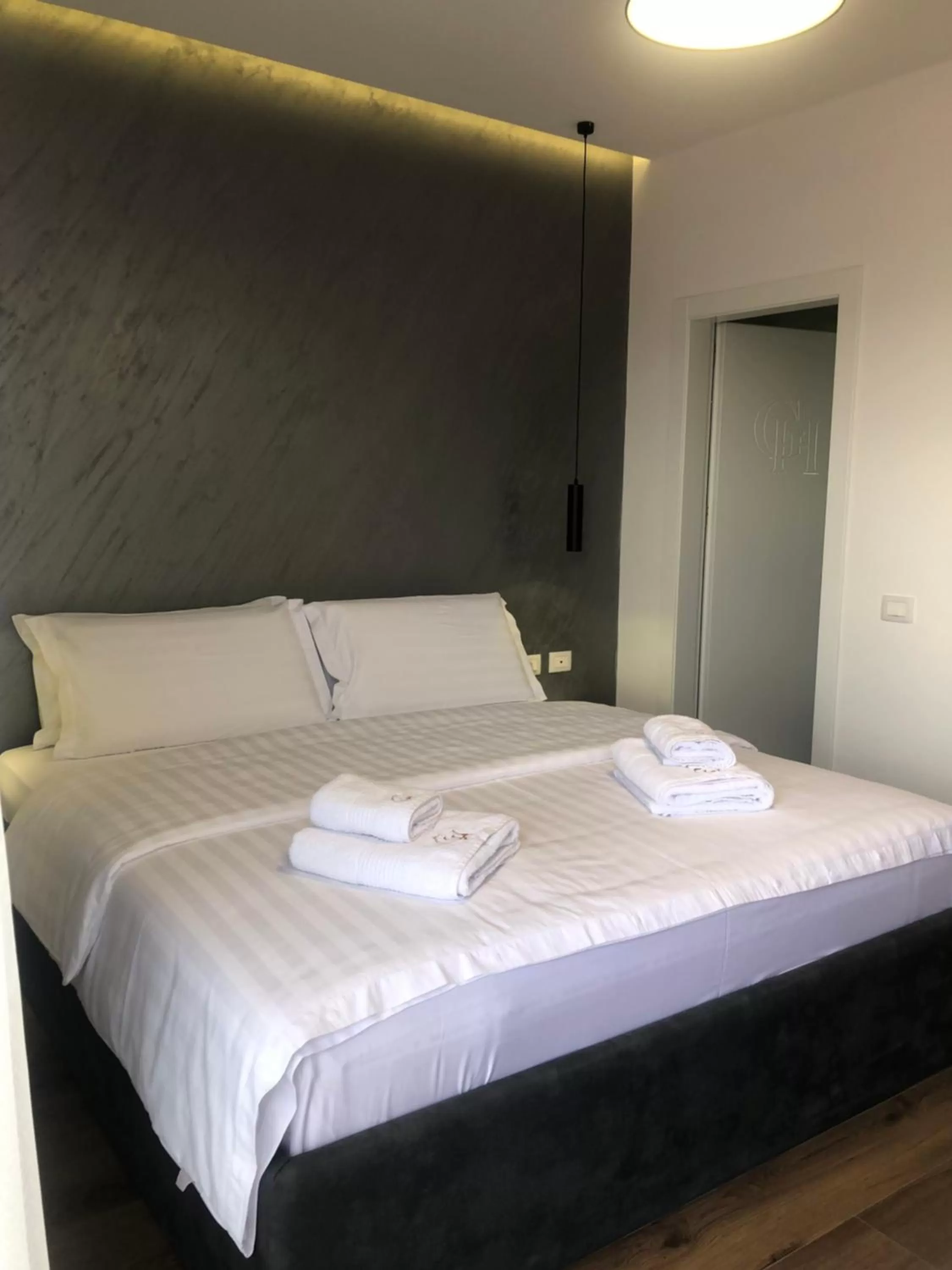 Bed in Grand Hotel Pogradec