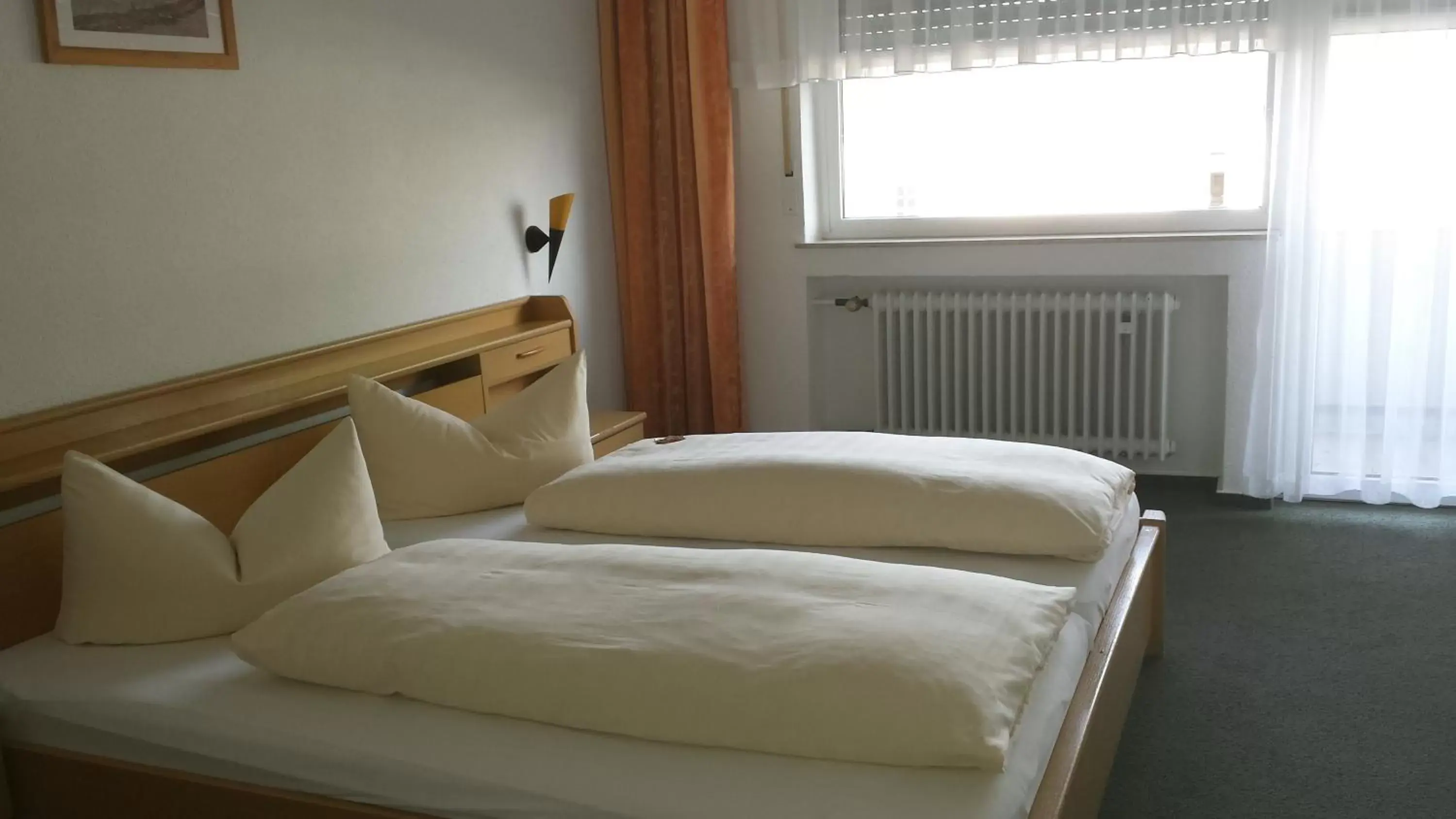 Double Room with River View in Hotel Zur Kripp Double Room with River View in Hotel Zur Kripp