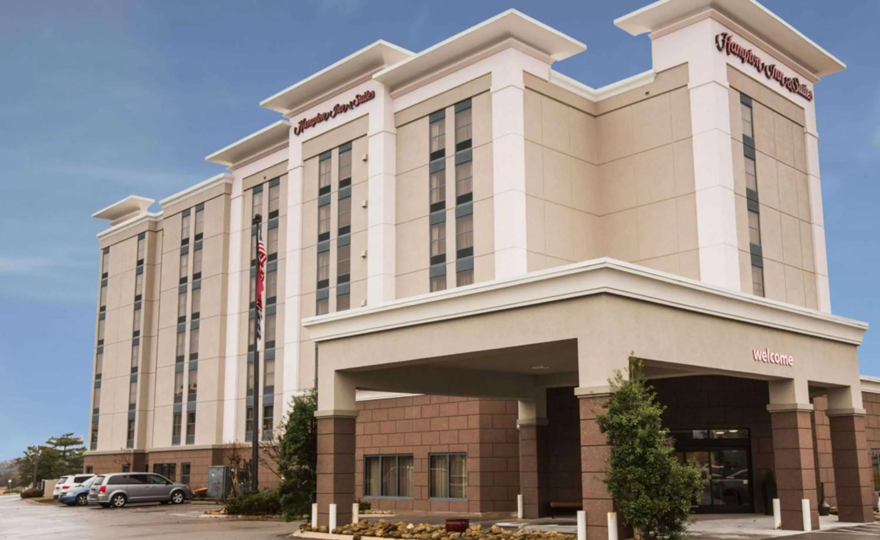 Property building in Hampton Inn & Suites Nashville-Airport