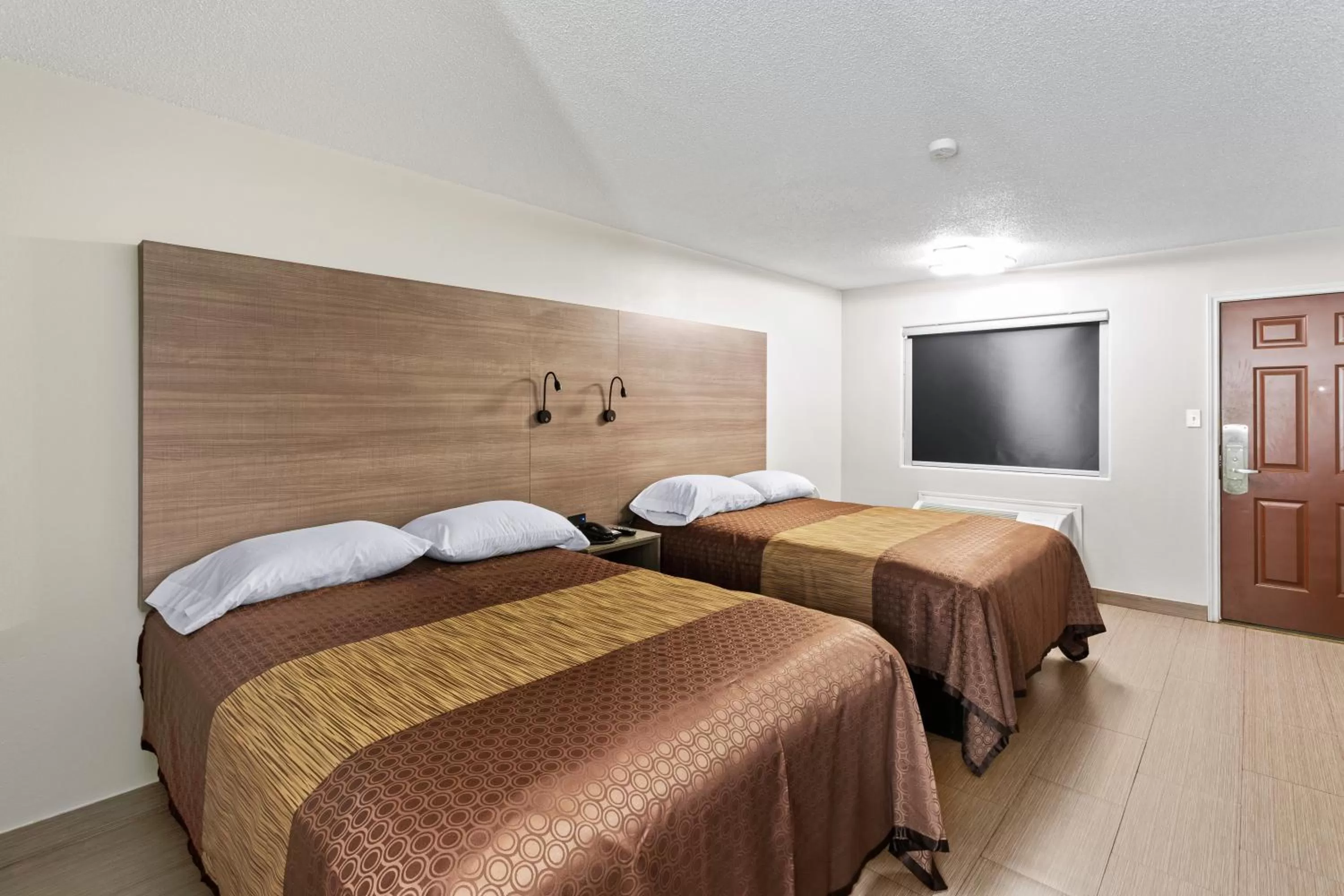 Bedroom, Bed in Siesta Inn McAllen