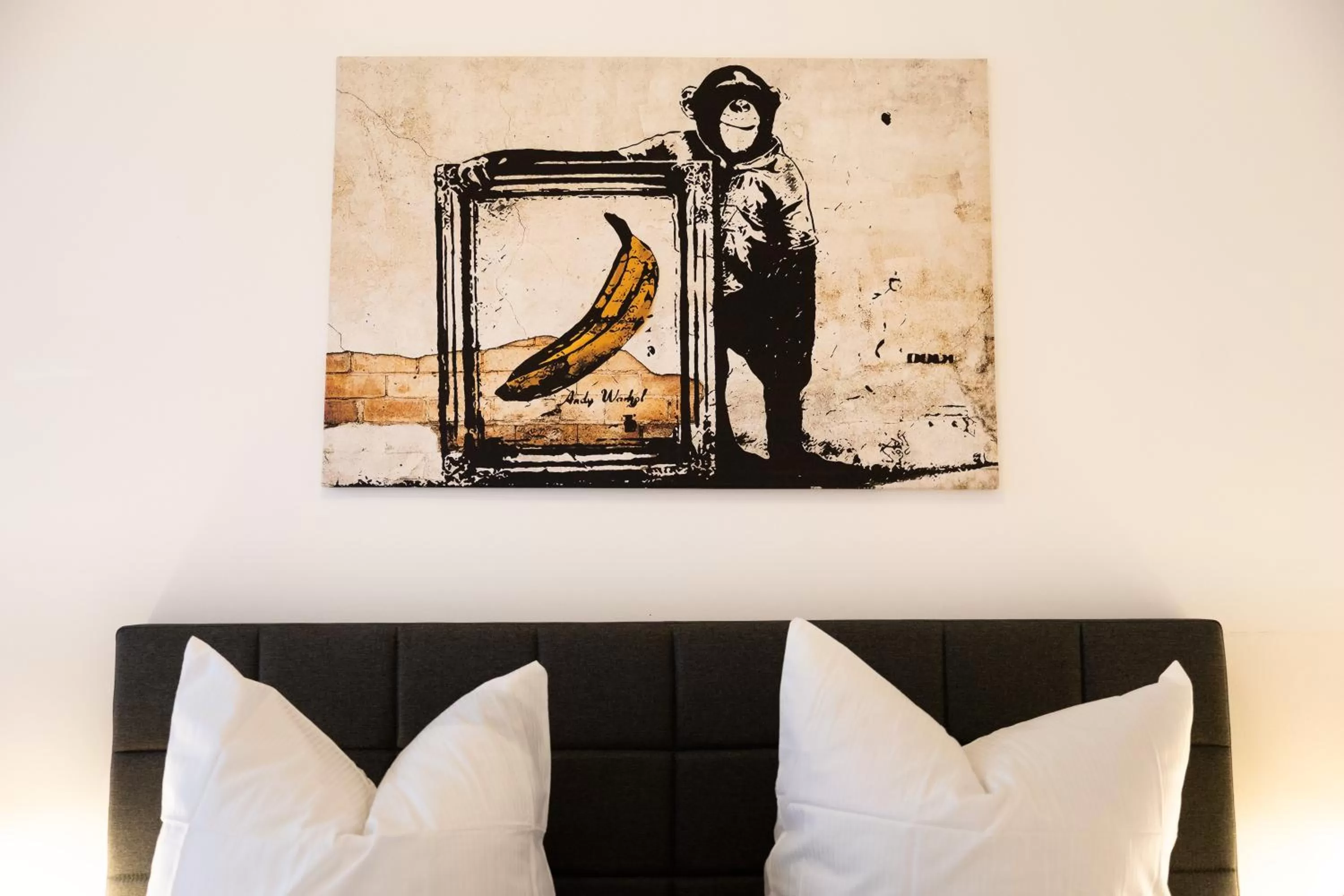 Bed in Ko-Living Space an der Oper - Street Art Design Apartments