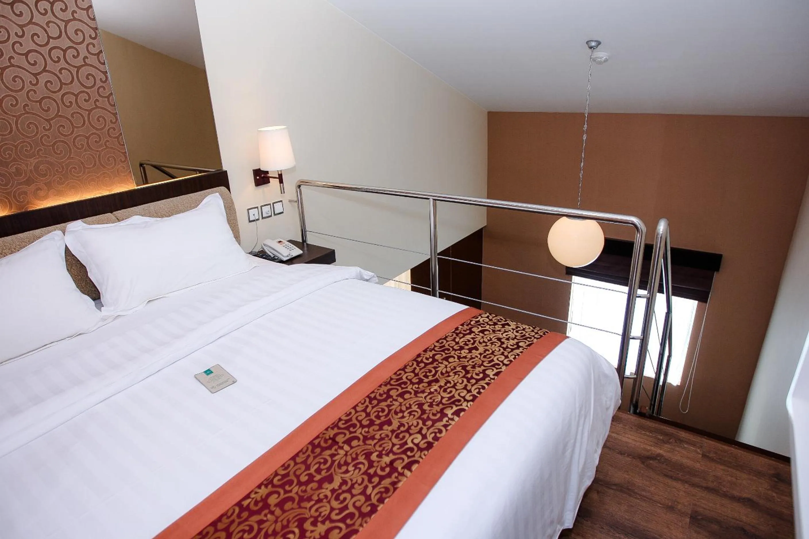 Bed in Favor Hotel Makassar City Center By LIFE