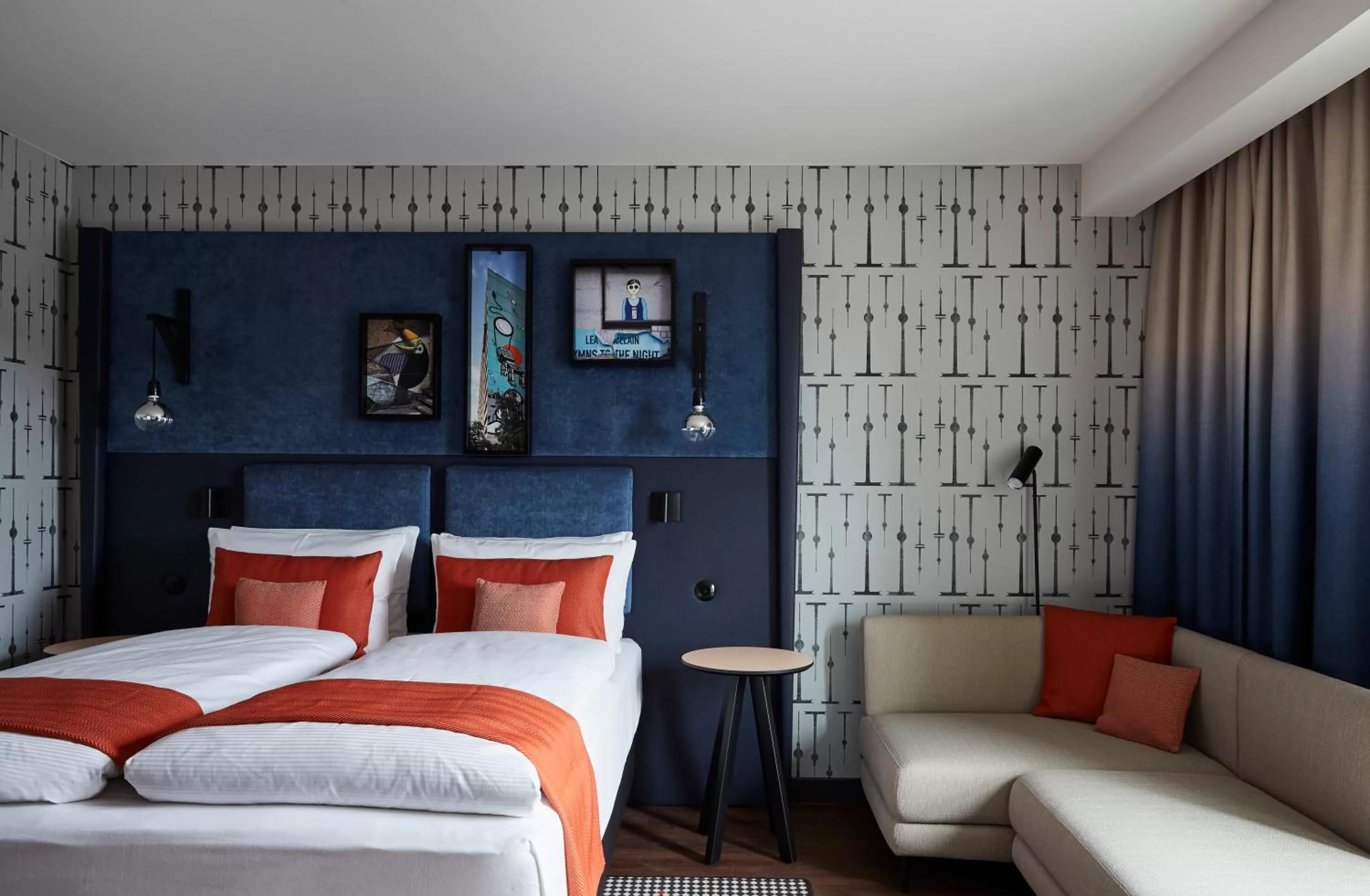 Bed in Hotel Indigo Berlin - East Side Gallery