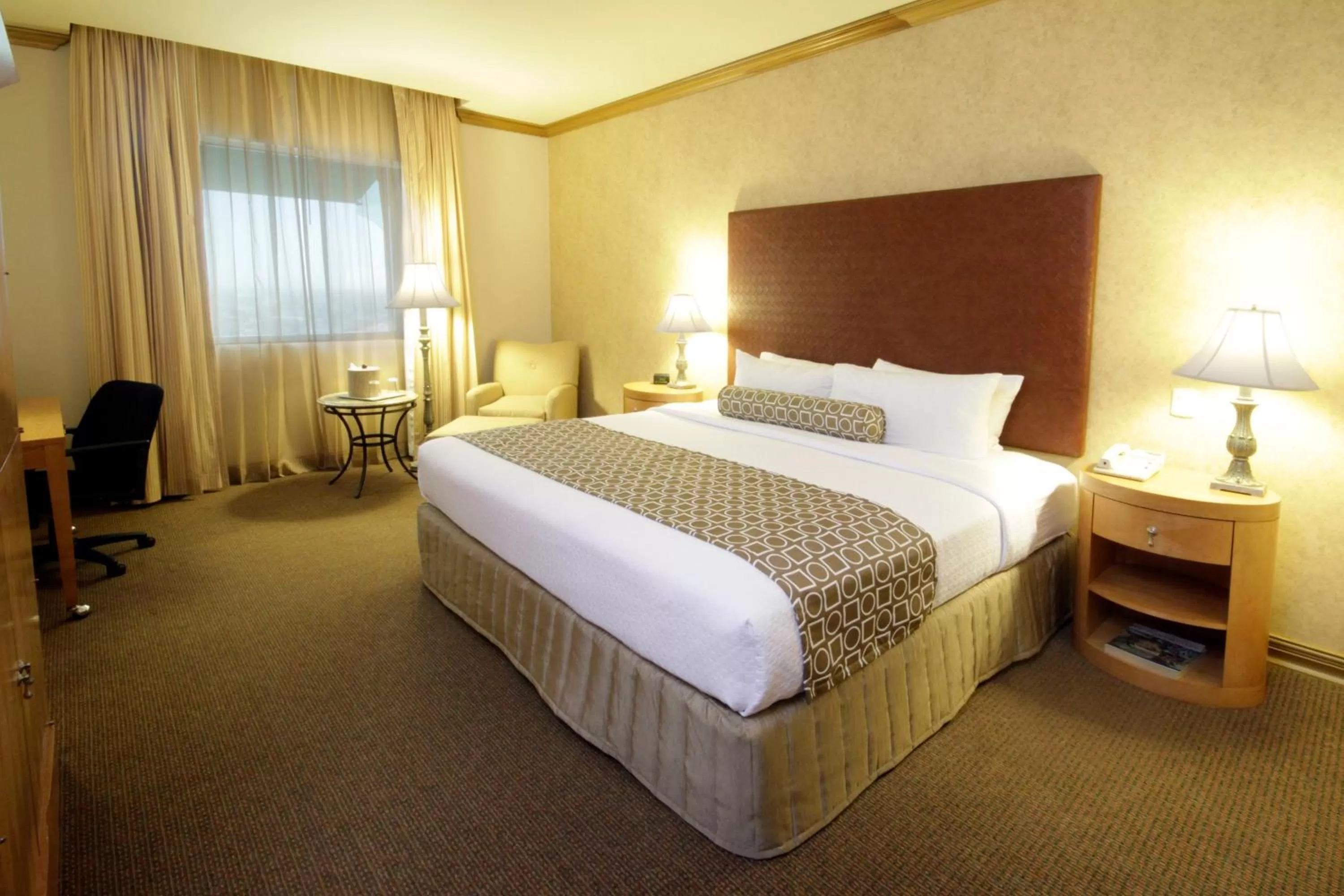 Standard King Room in Crowne Plaza Torreon by IHG