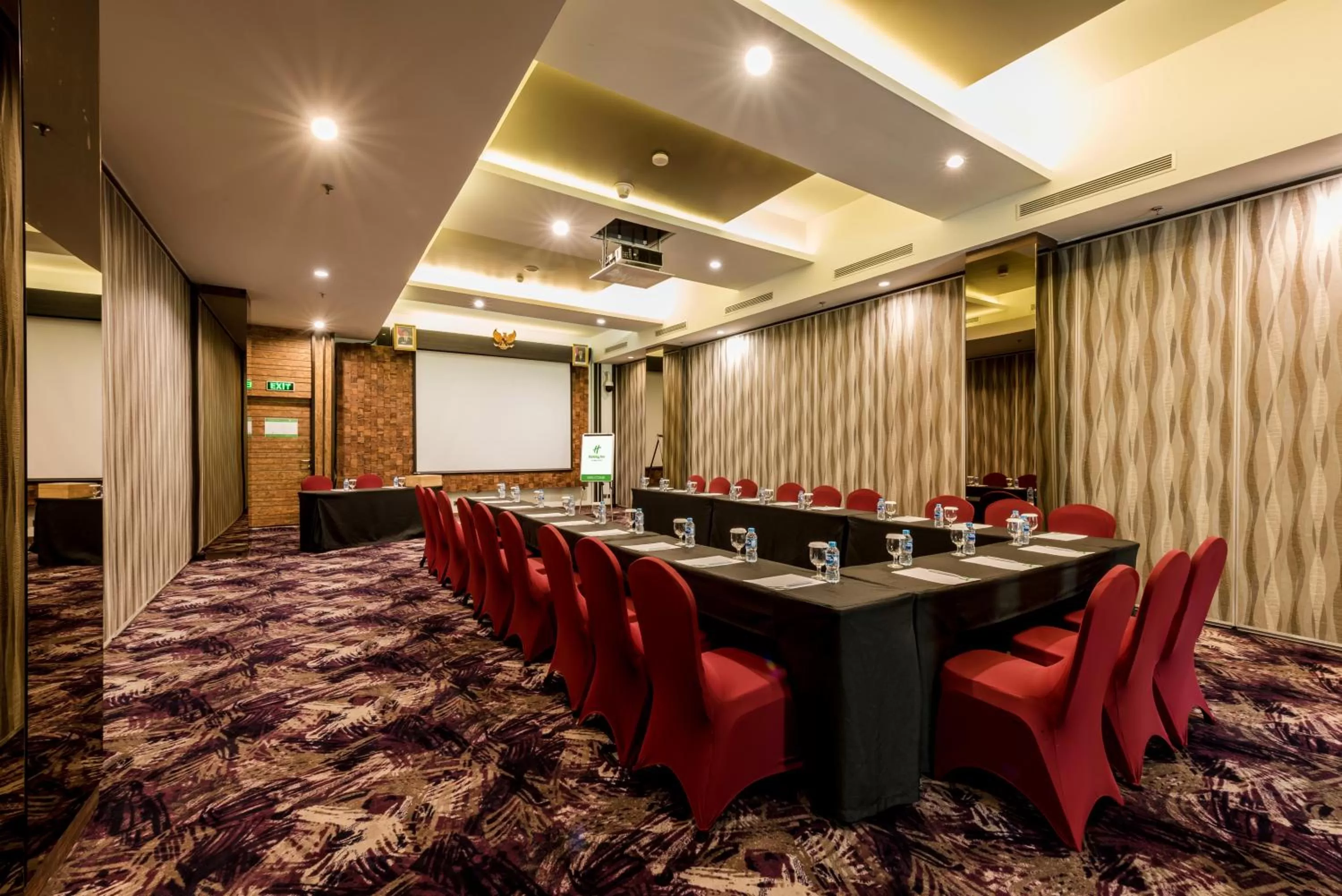 Business facilities in Holiday Inn Cikarang Jababeka by IHG