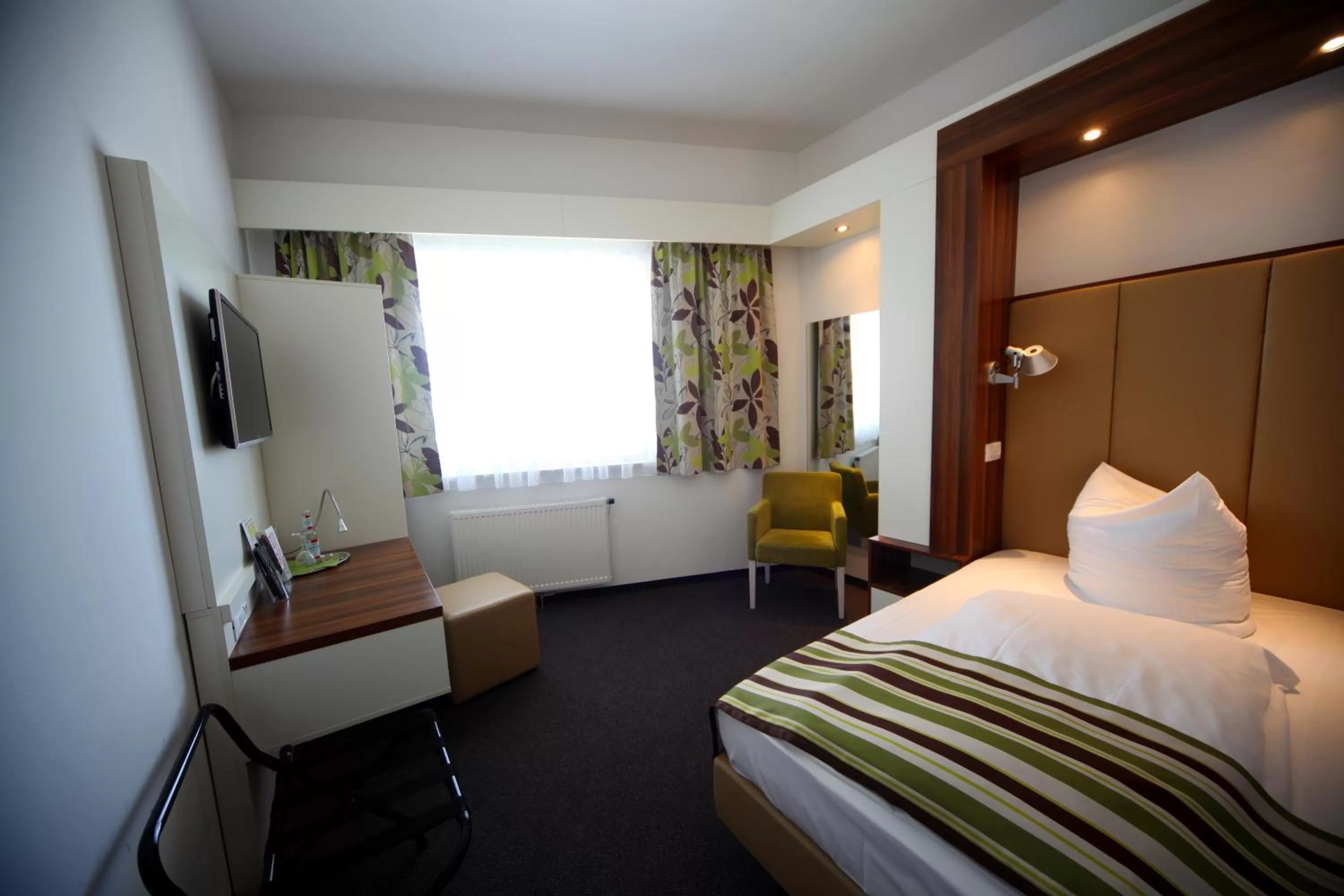 Photo of the whole room, Bed in Hotel Alea City