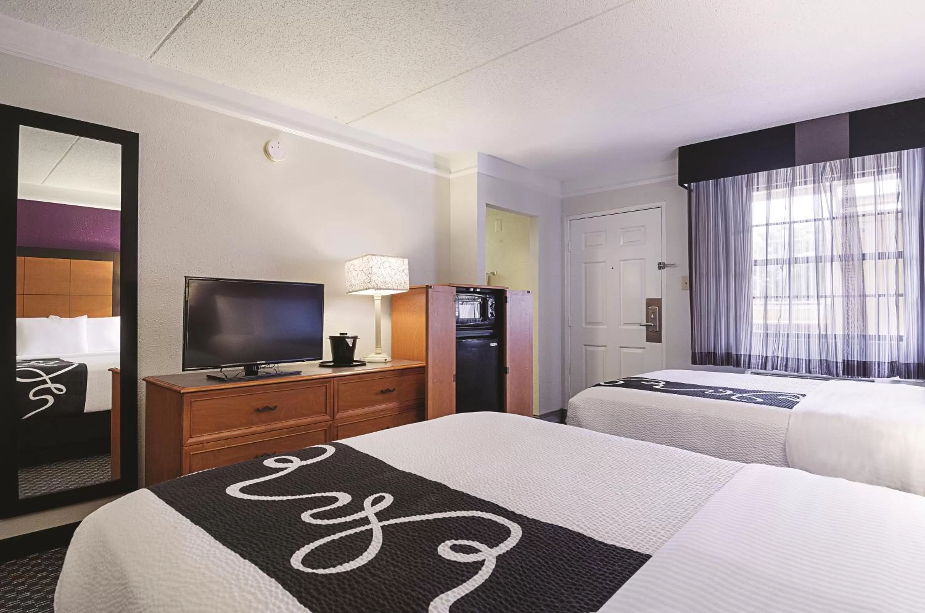 Bedroom, Bed in Baymont by Wyndham Greenville Woodruff Rd