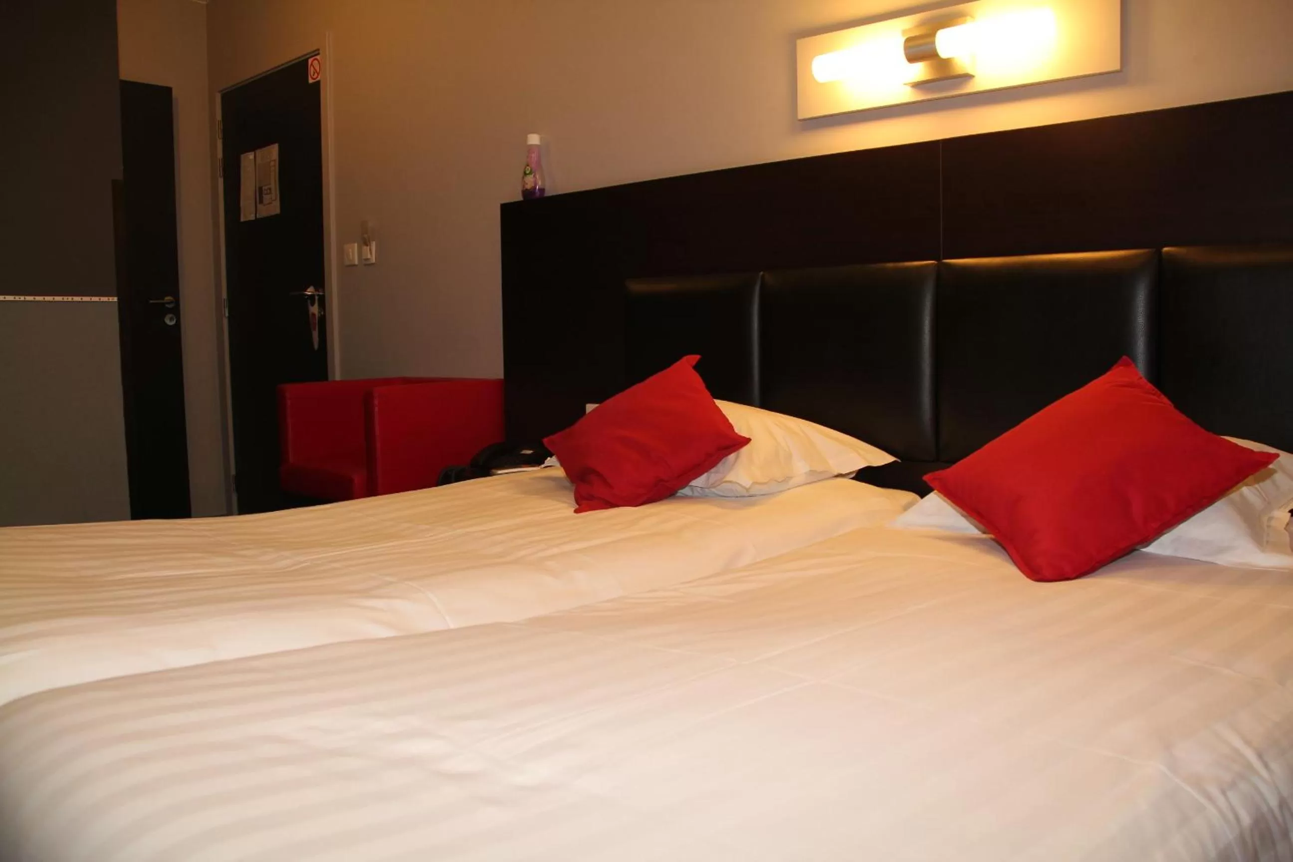 Bed in Hotel La Louve