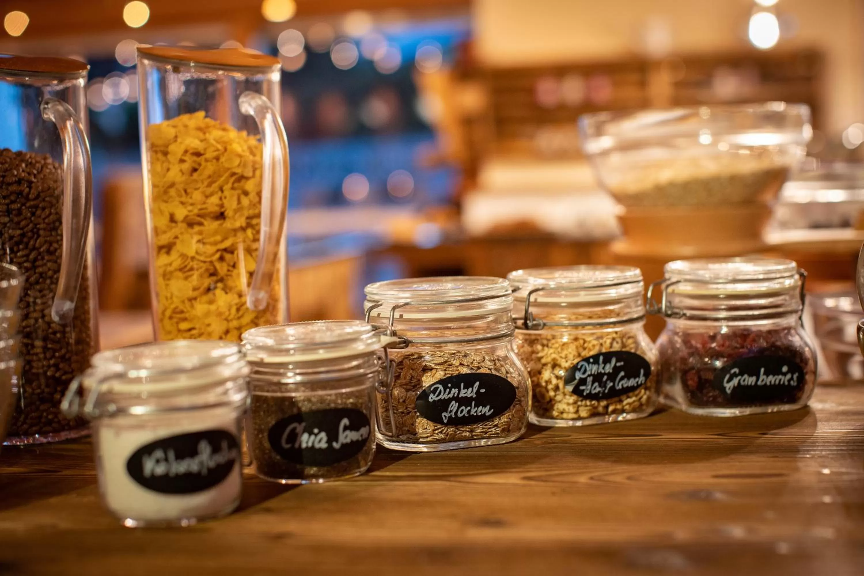 Buffet breakfast in Mountain Motel