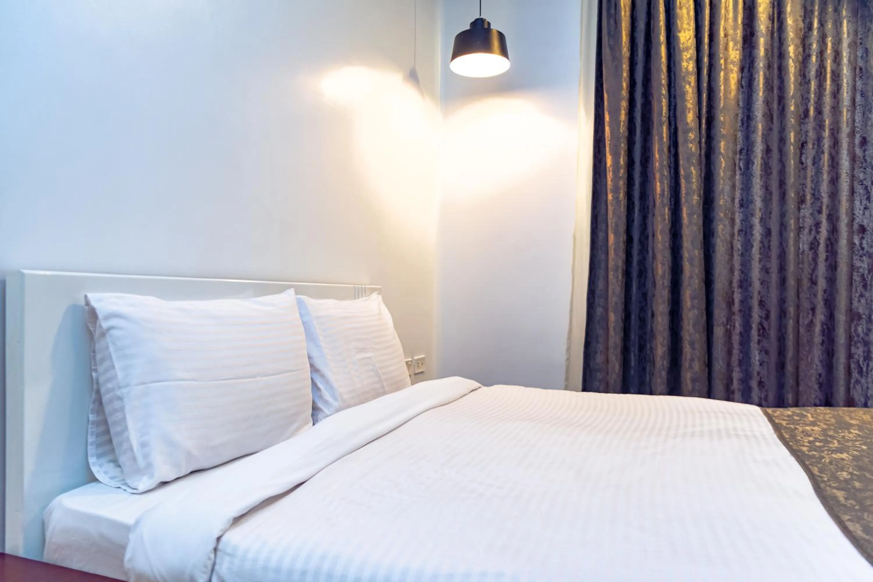 Bedroom, Bed in Museum Plaza