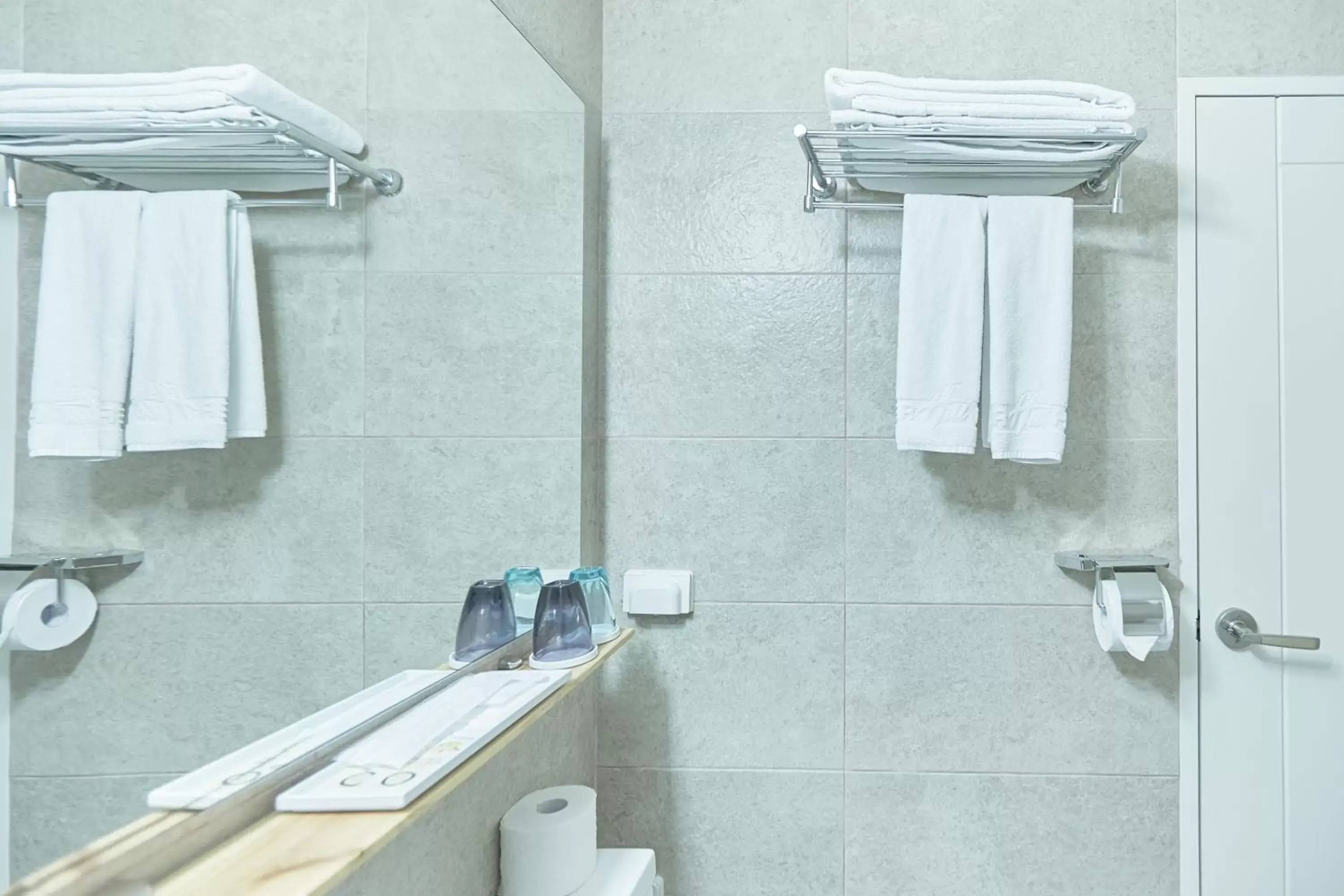 Deluxe Family Twin Room in Towerhill Hotel Deluxe Family Twin Room in Towerhill Hotel