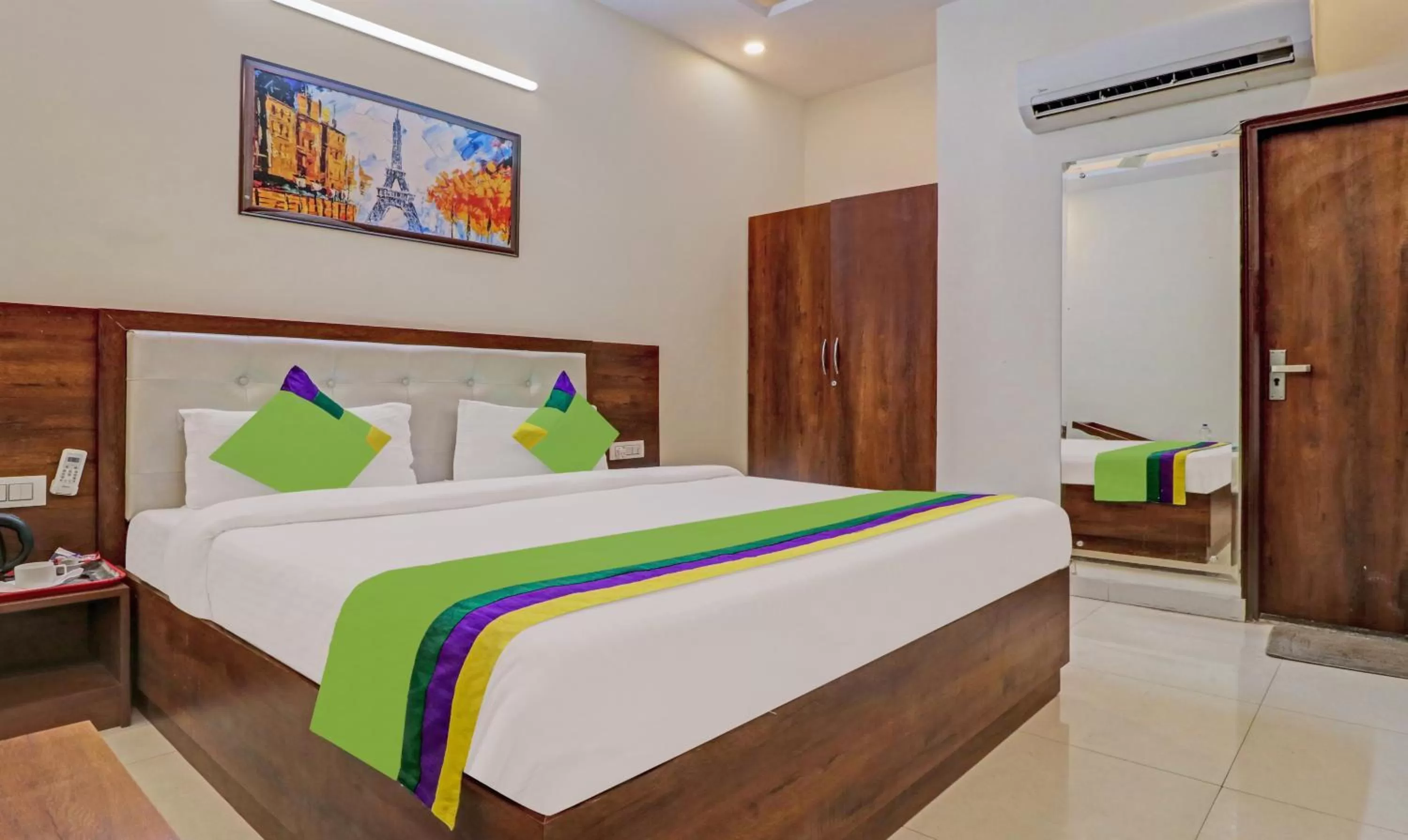 Bedroom, Bed in Treebo Magnum Chandigarh