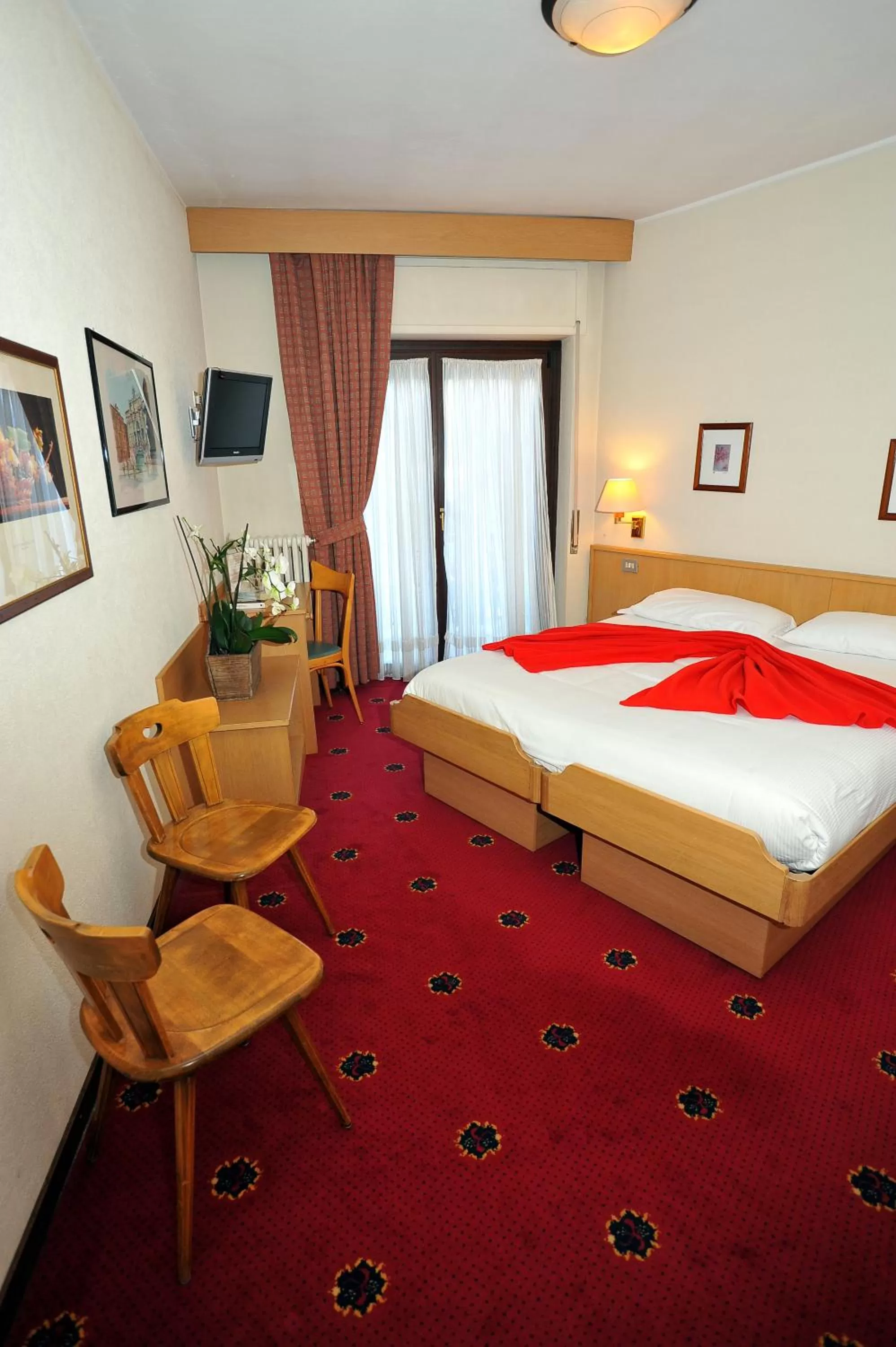 Photo of the whole room, Bed in Hotel Derby