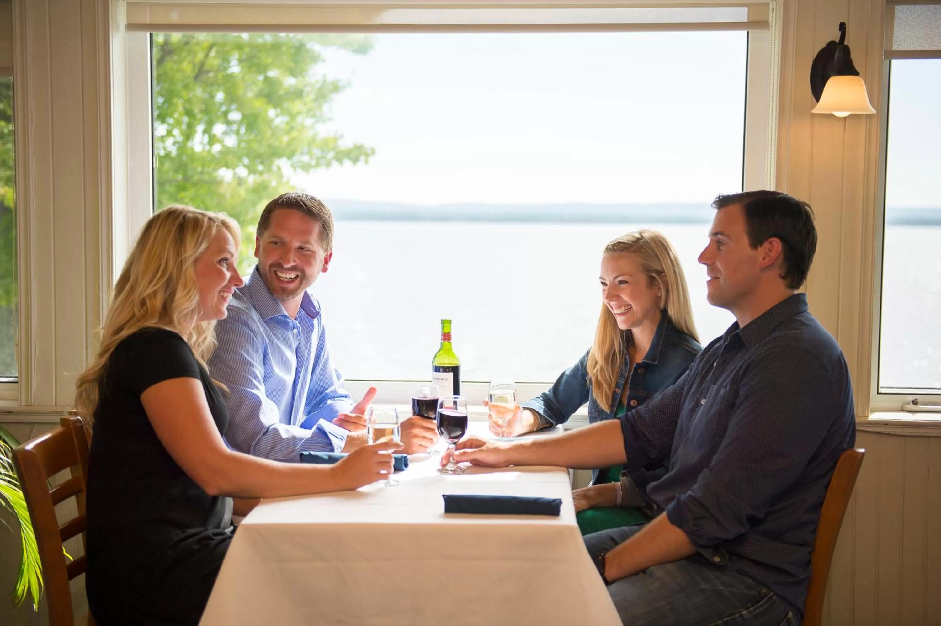 Restaurant/places to eat in Sands on Golden Lake