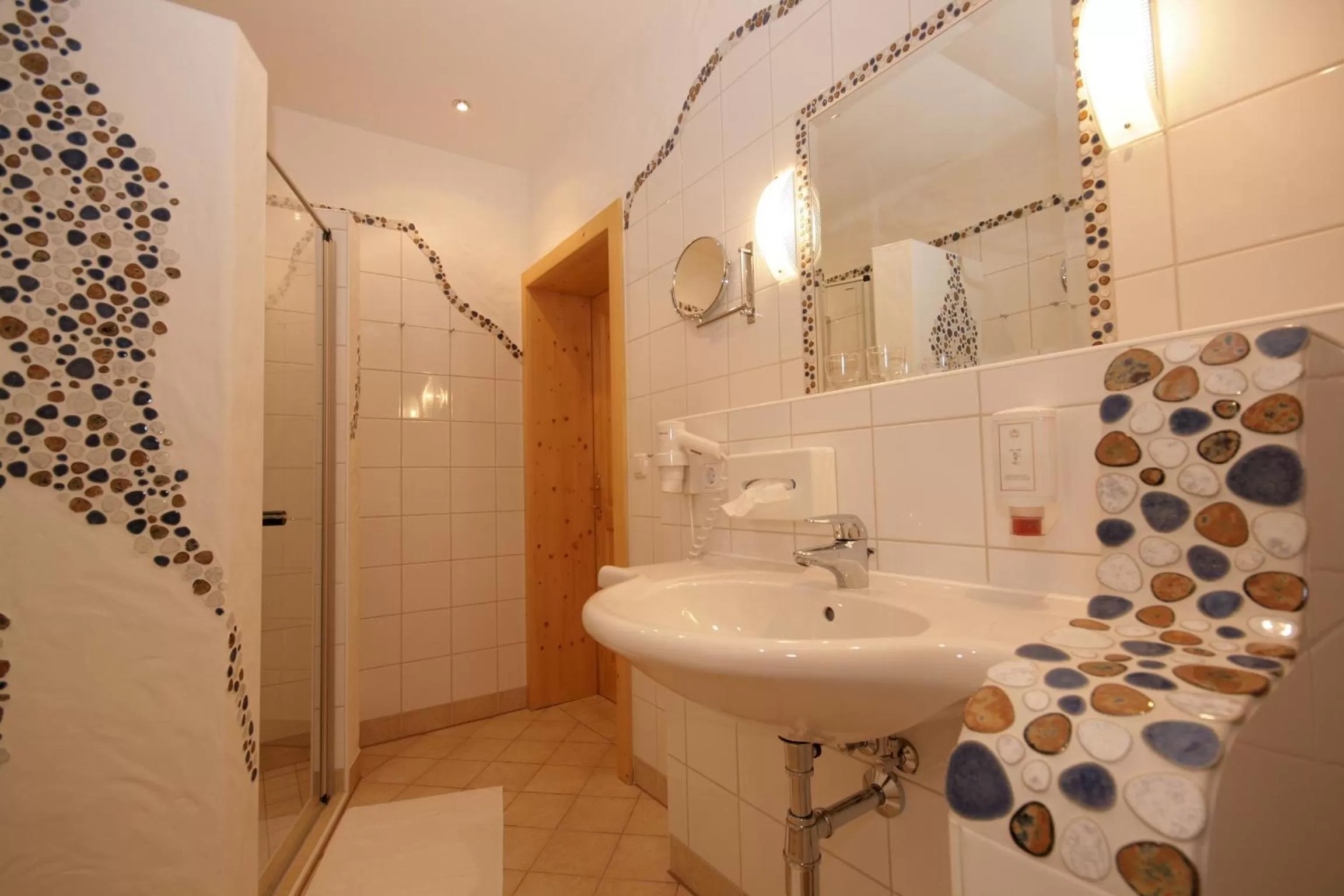 Bathroom in SCHÖNIS-Landhotel