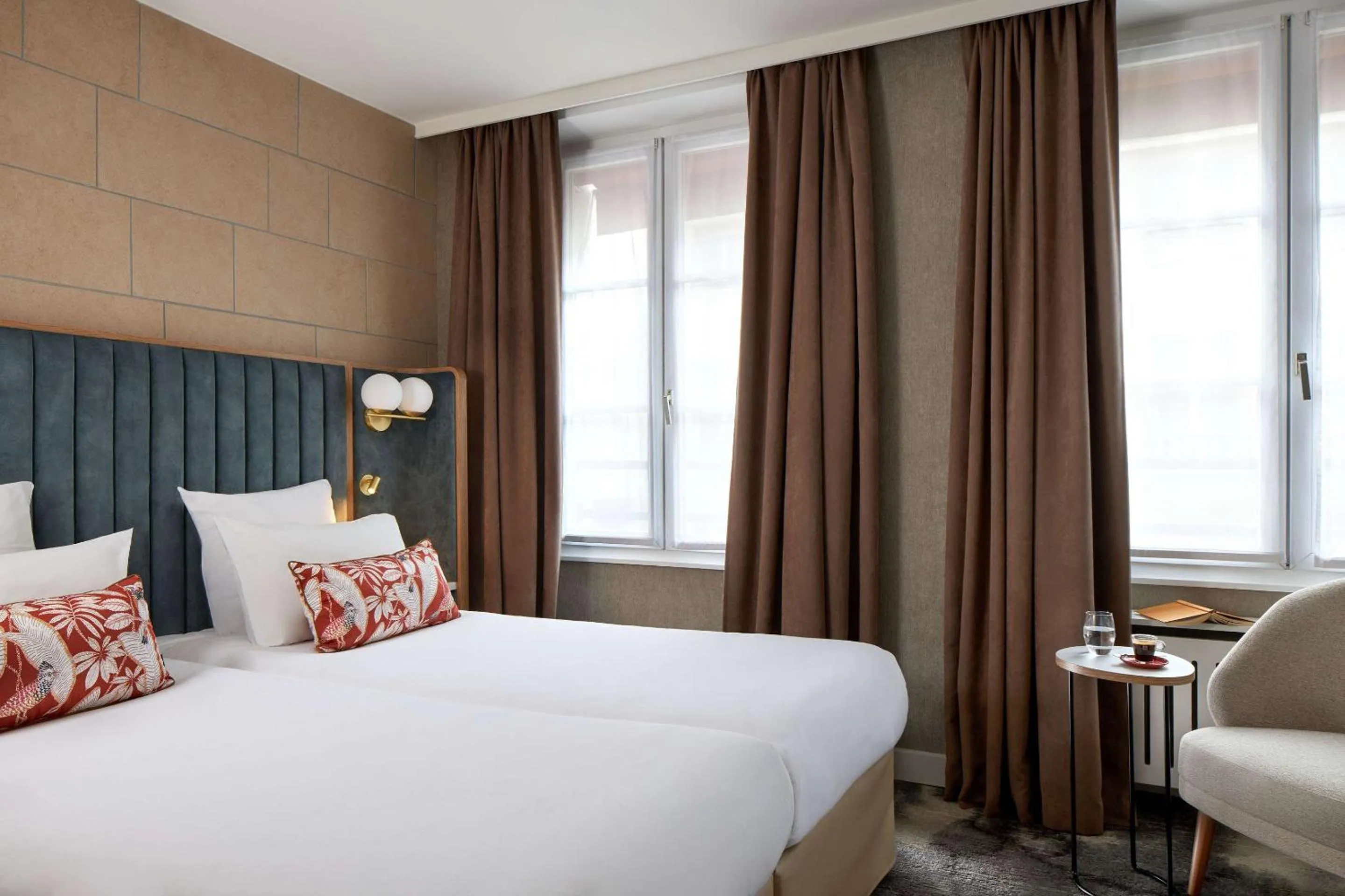 Photo of the whole room, Bed in Best Western Saint-Louis - Grand Paris - Vincennes