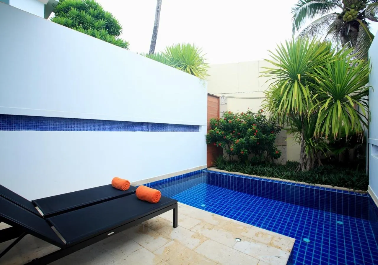 Swimming pool in La Flora Resort Patong