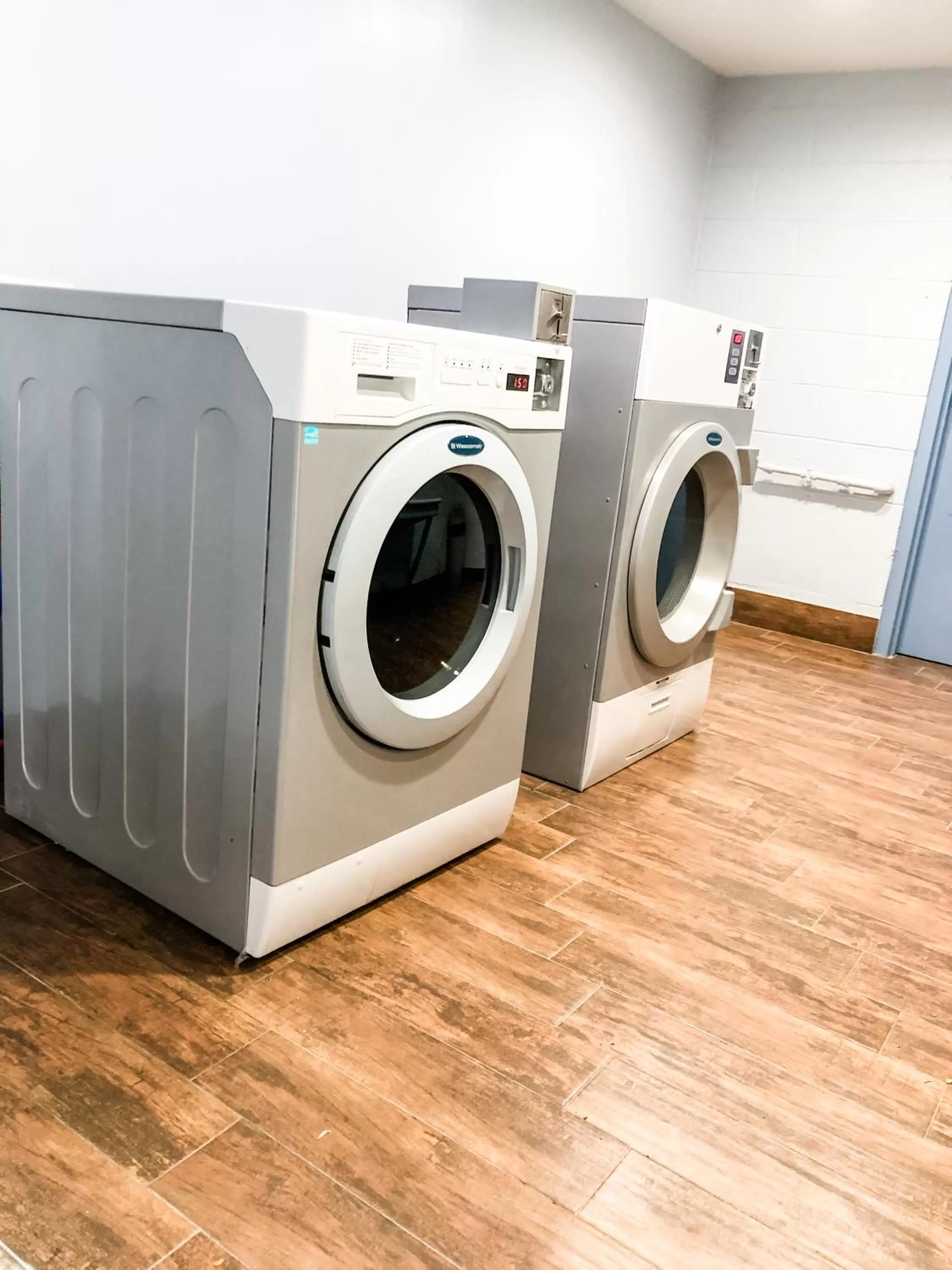 Area and facilities in SureStay Hotel by Best Western Bowling Green North