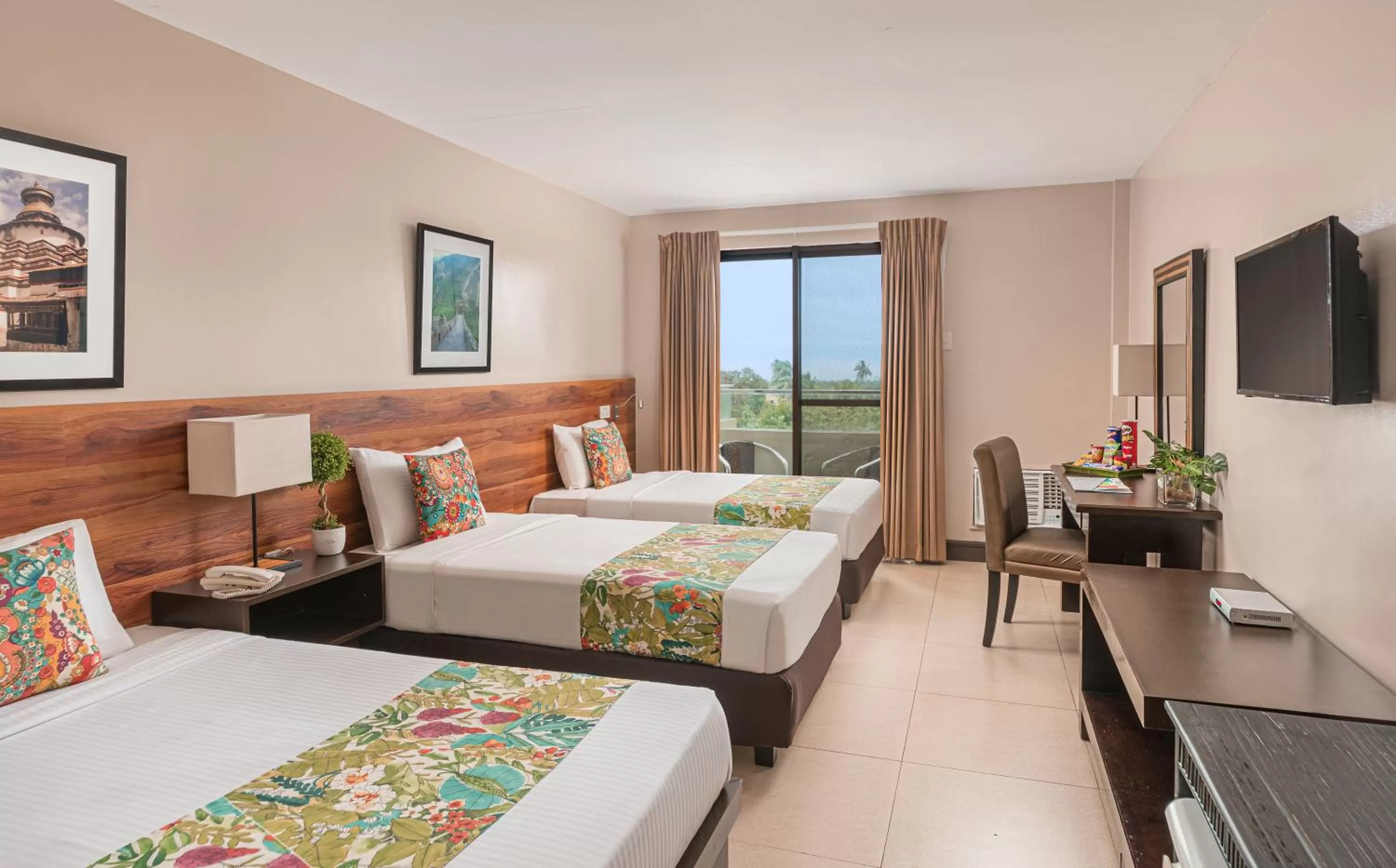 Bedroom, Bed in Hotel Kimberly Tagaytay